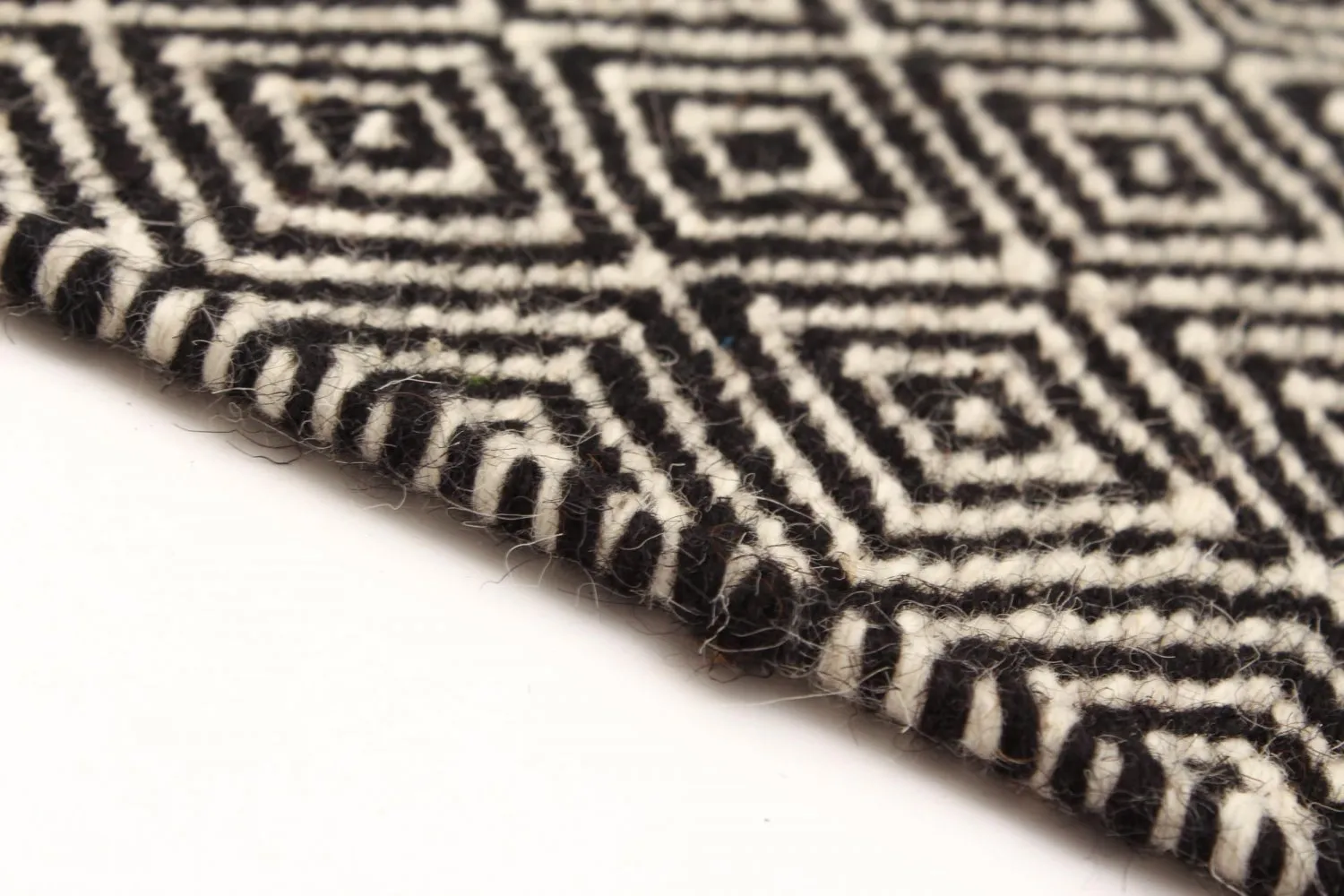 Uldtæppe - Varella (sort/hvid)