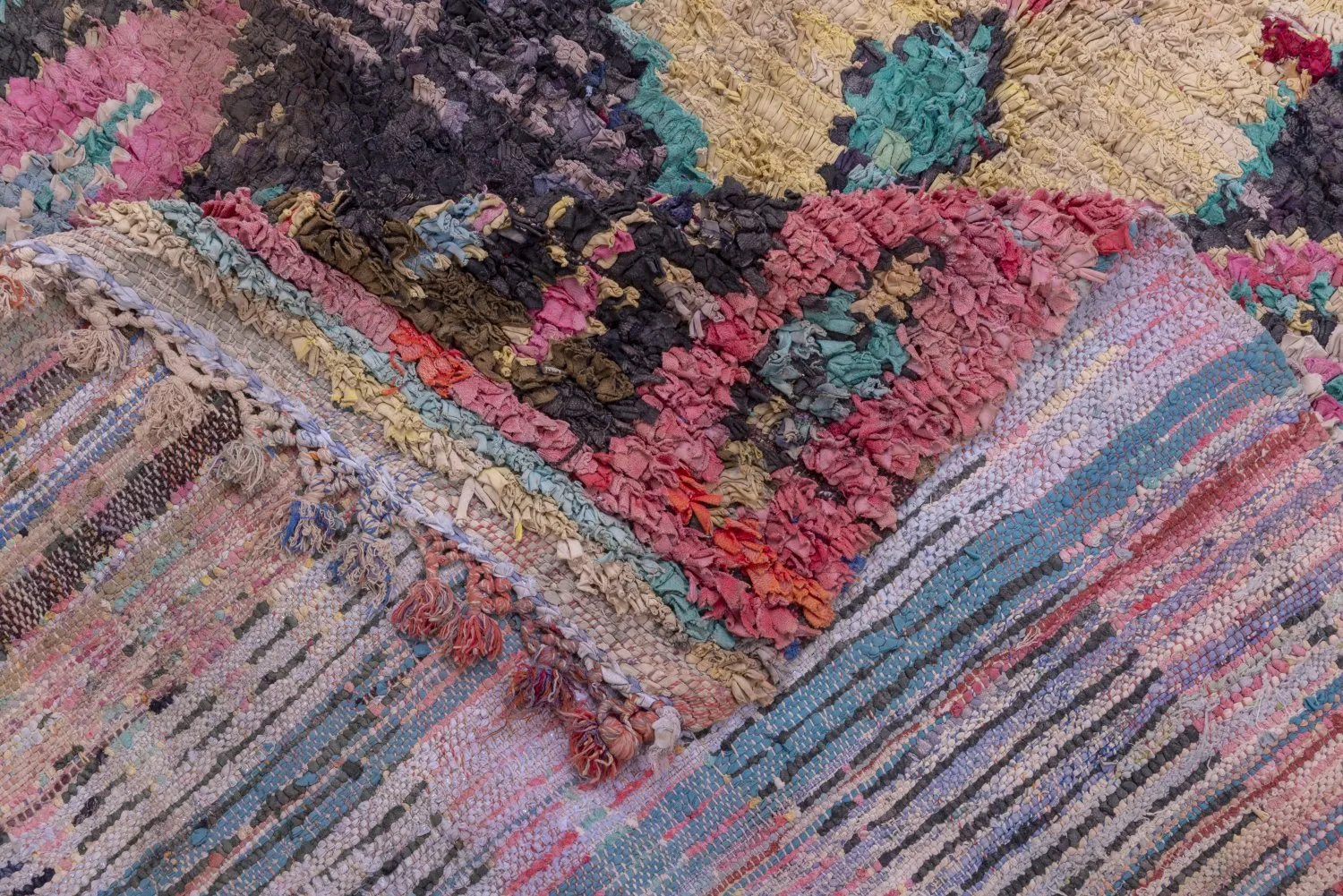 Marokkansk berber tæppe Boucherouite 240 x 155 cm
