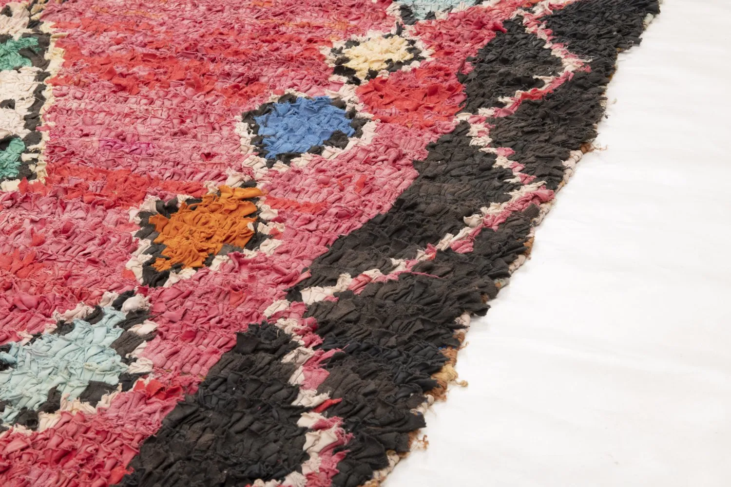 Marokkansk berber tæppe Boucherouite 270 x 170 cm