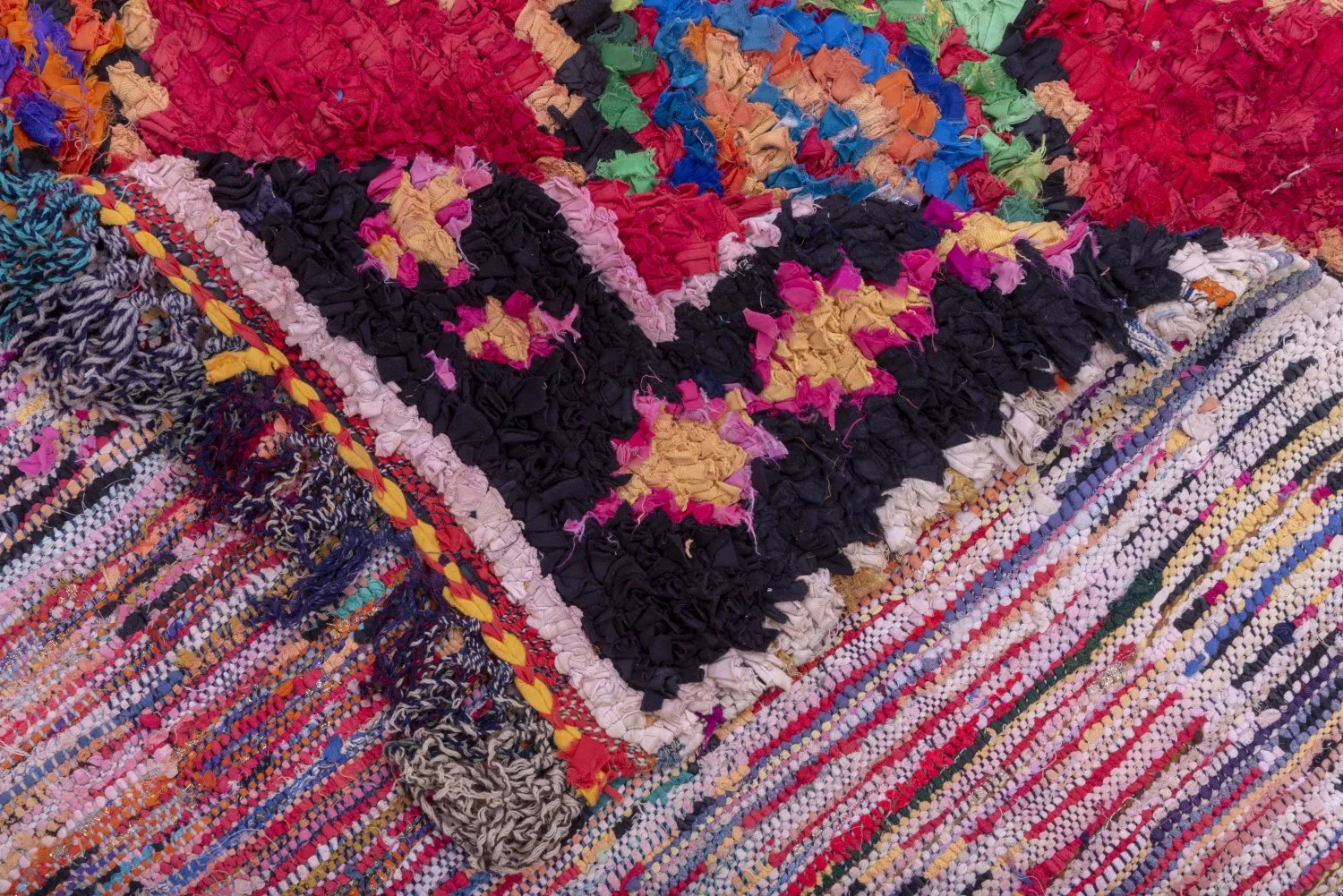 Marokkansk berber tæppe Boucherouite 255 x 145 cm