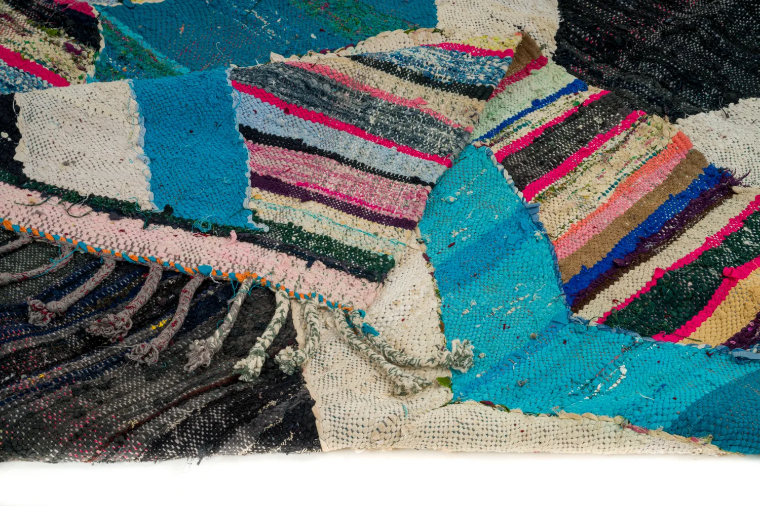 Marokkansk berber tæppe Boucherouite 140 x 255 cm