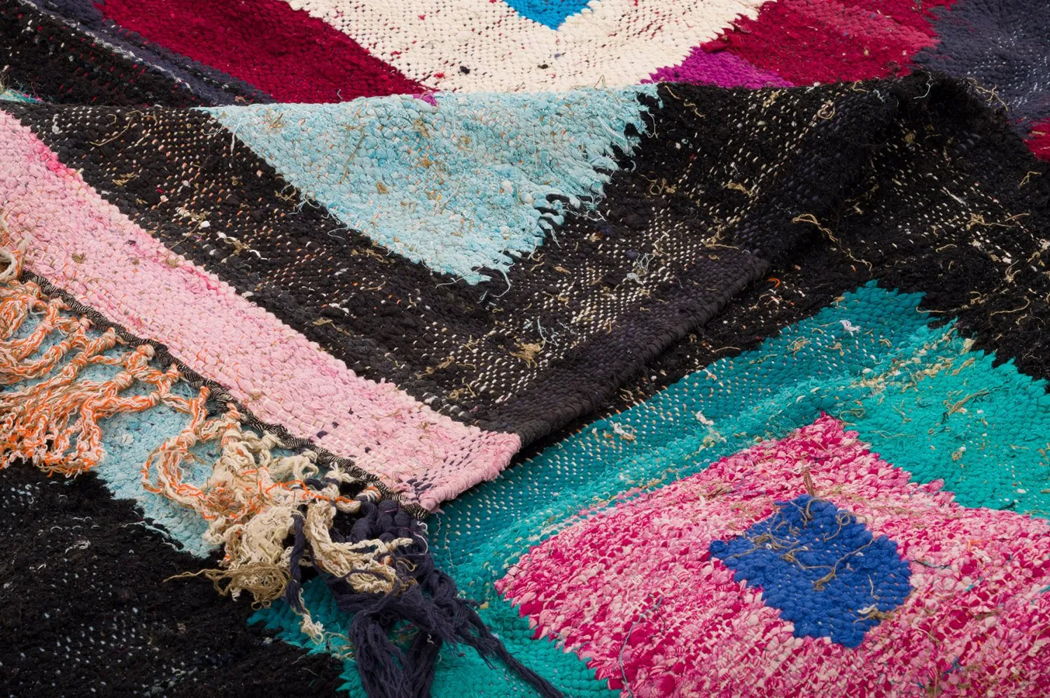 Marokkansk berber tæppe Boucherouite 140 x 225 cm