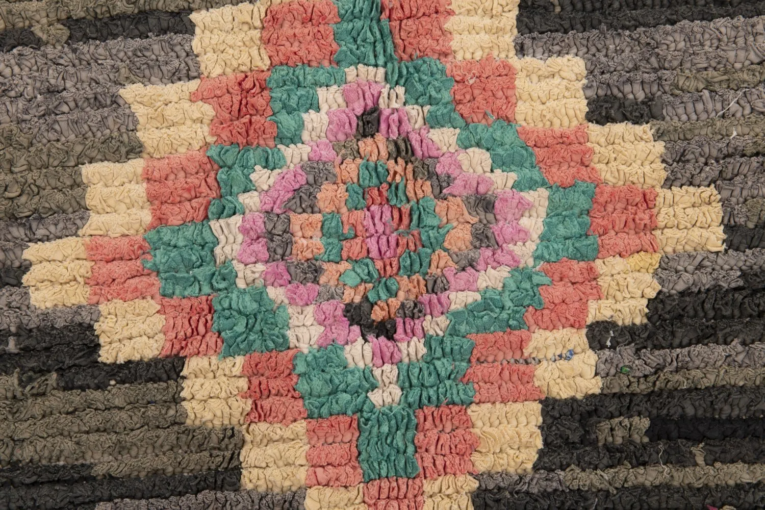 Marokkansk berber tæppe Boucherouite 225 x 105 cm