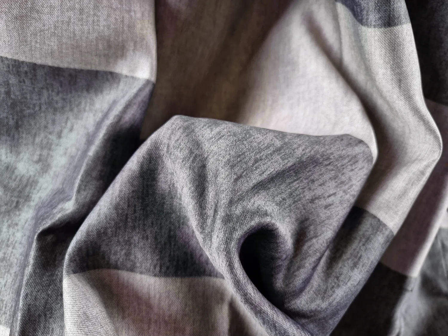 Gardiner - Mørklægningsgardin Penda (sort)