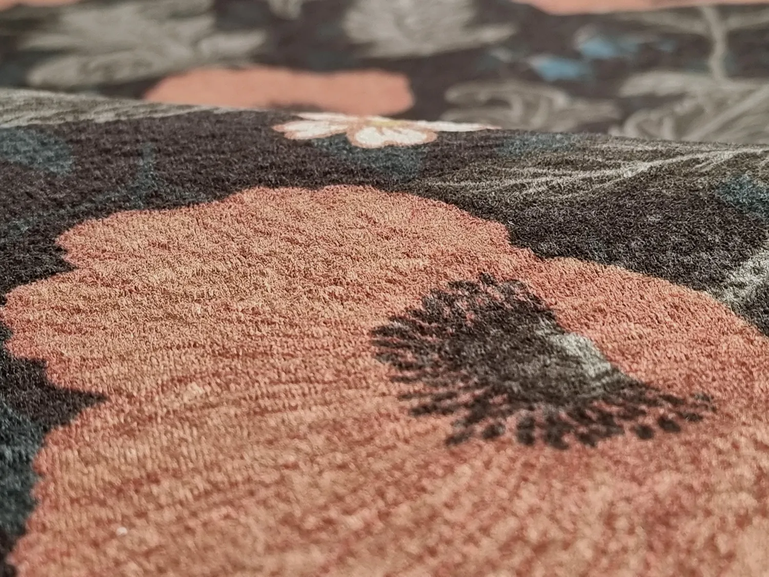 Wilton-tæppe - Poppy (sort)