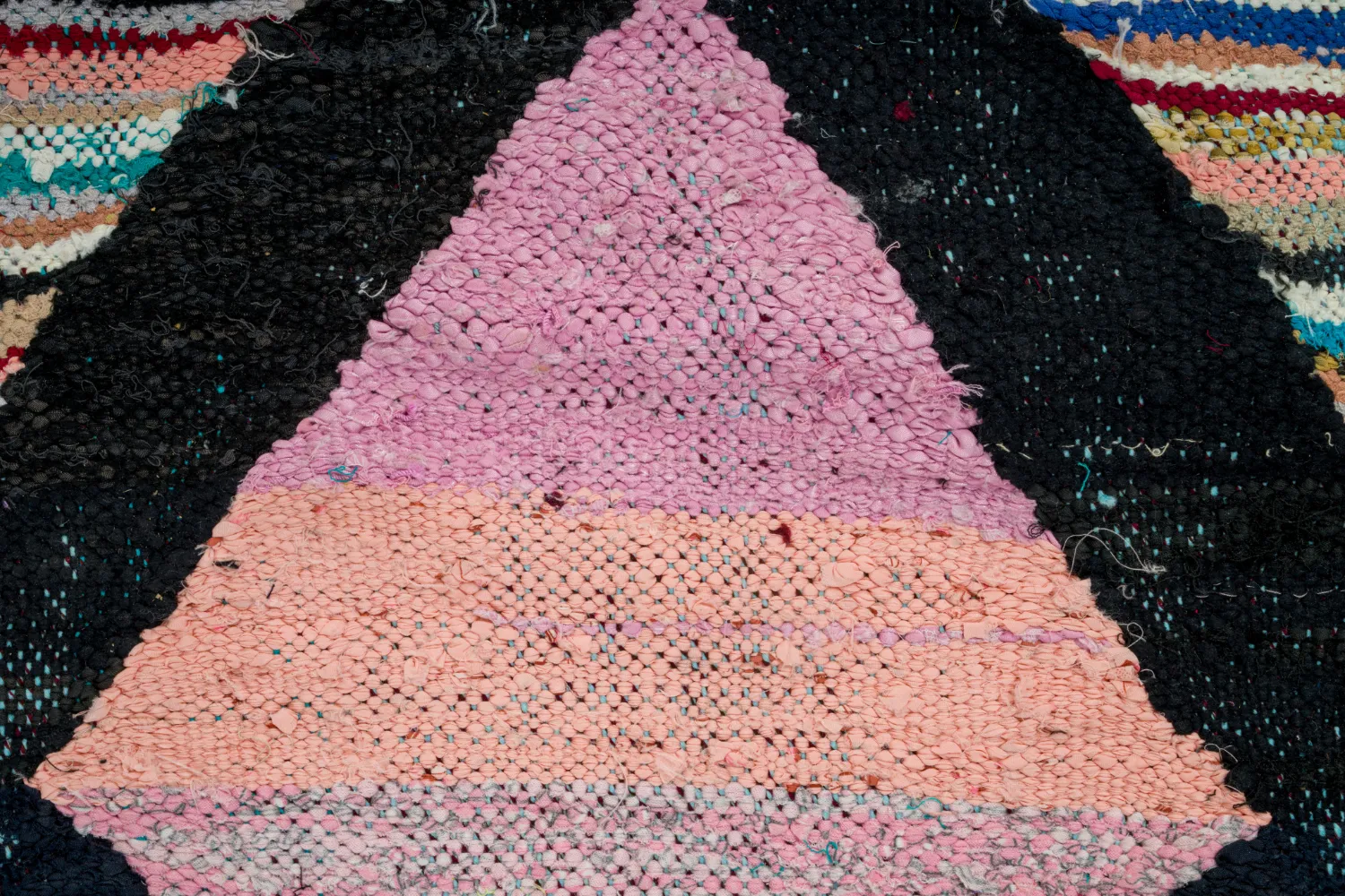 Marokkansk berber tæppe Boucherouite 140 x 255 cm