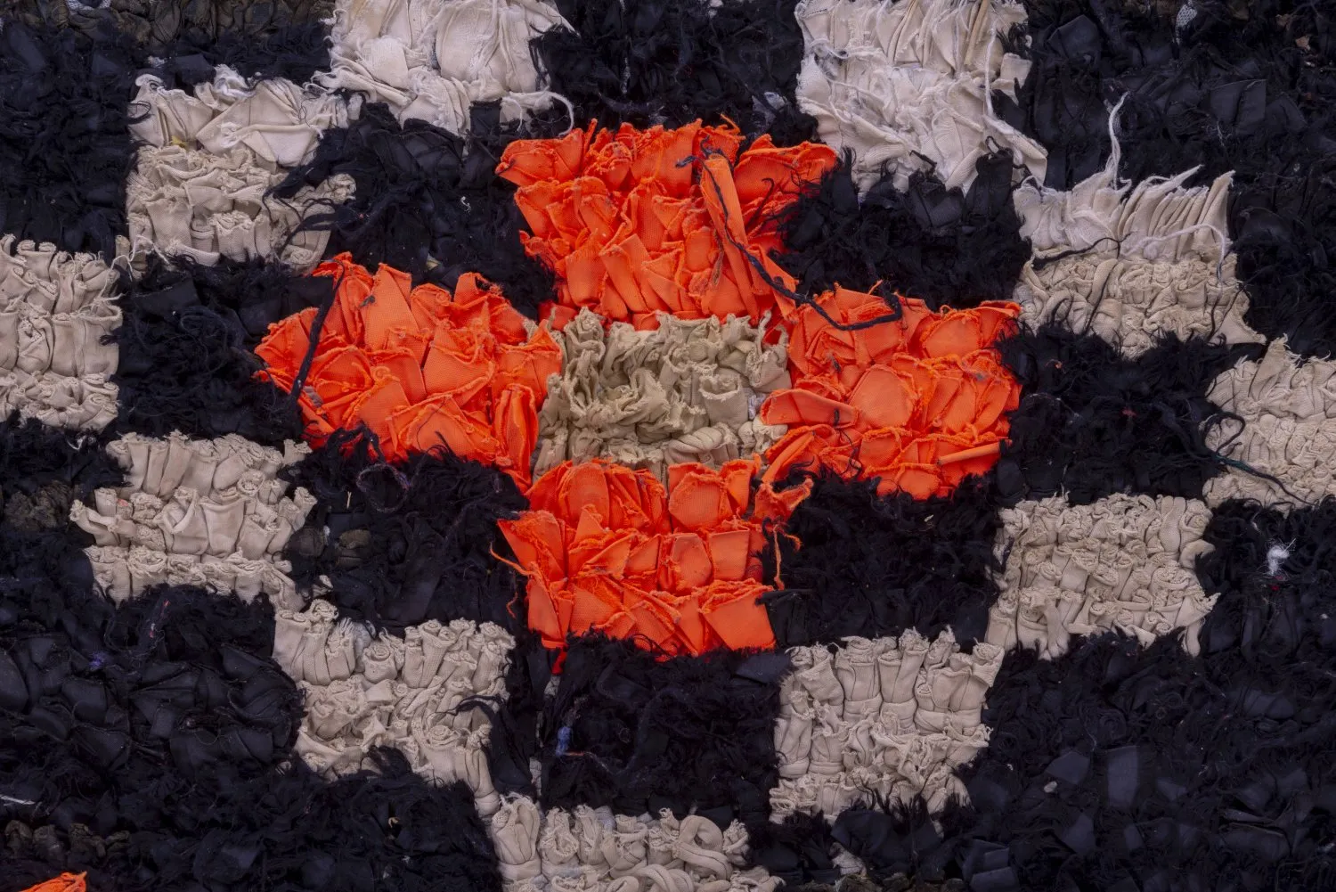 Marokkansk berber tæppe Boucherouite 330 x 115 cm