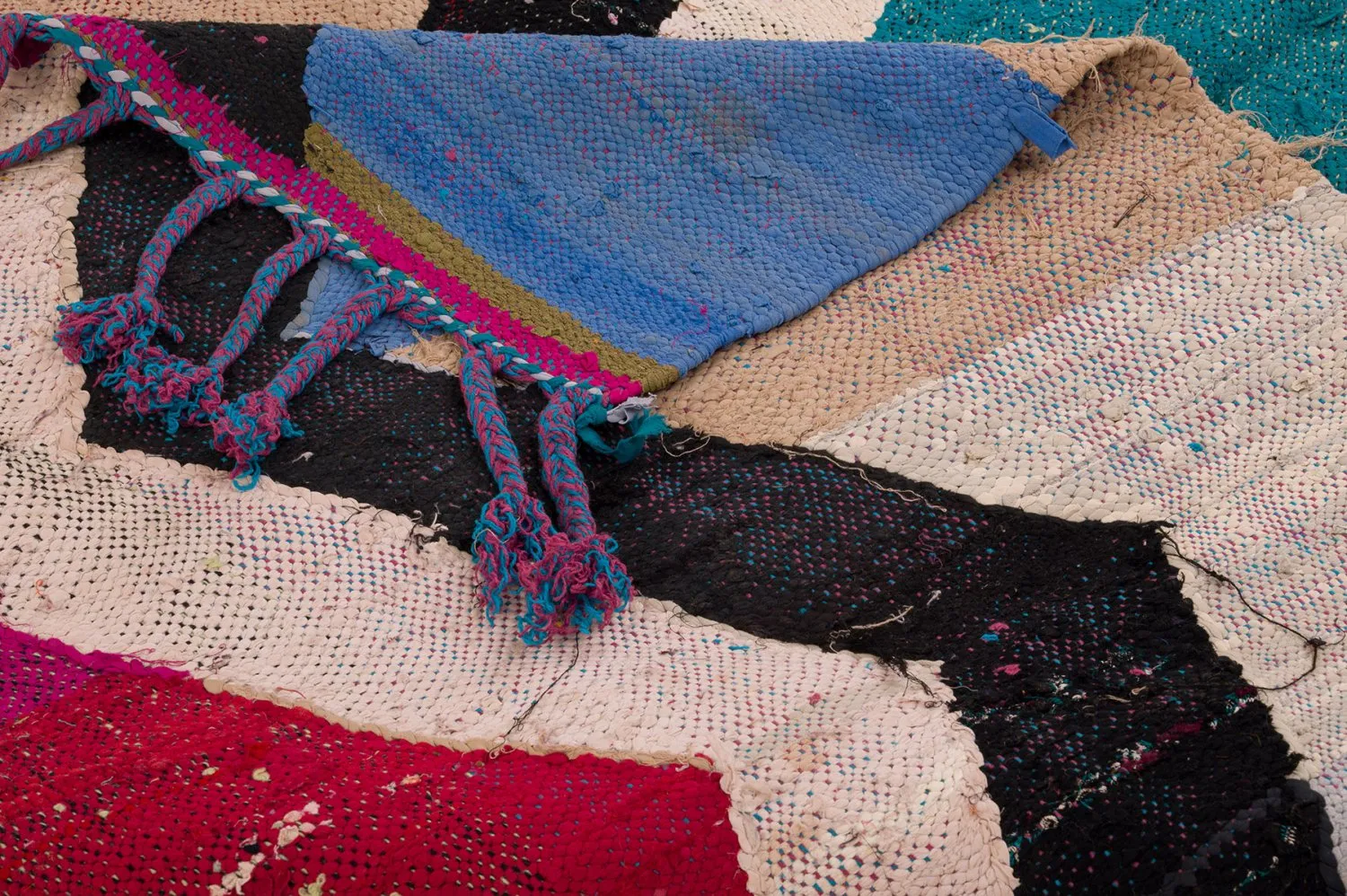 Marokkansk berber tæppe Boucherouite 145 x 265 cm