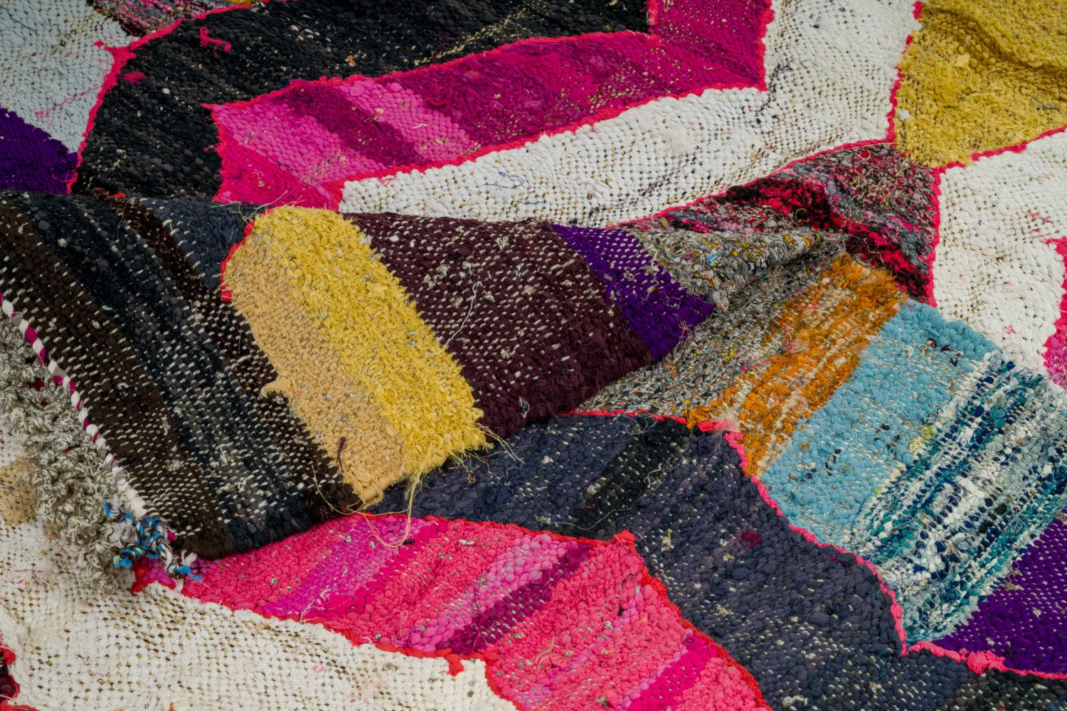 Marokkansk berber tæppe Boucherouite 150 x 255 cm