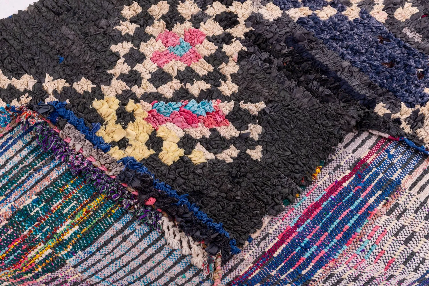 Marokkansk berber tæppe Boucherouite 260 x 145 cm