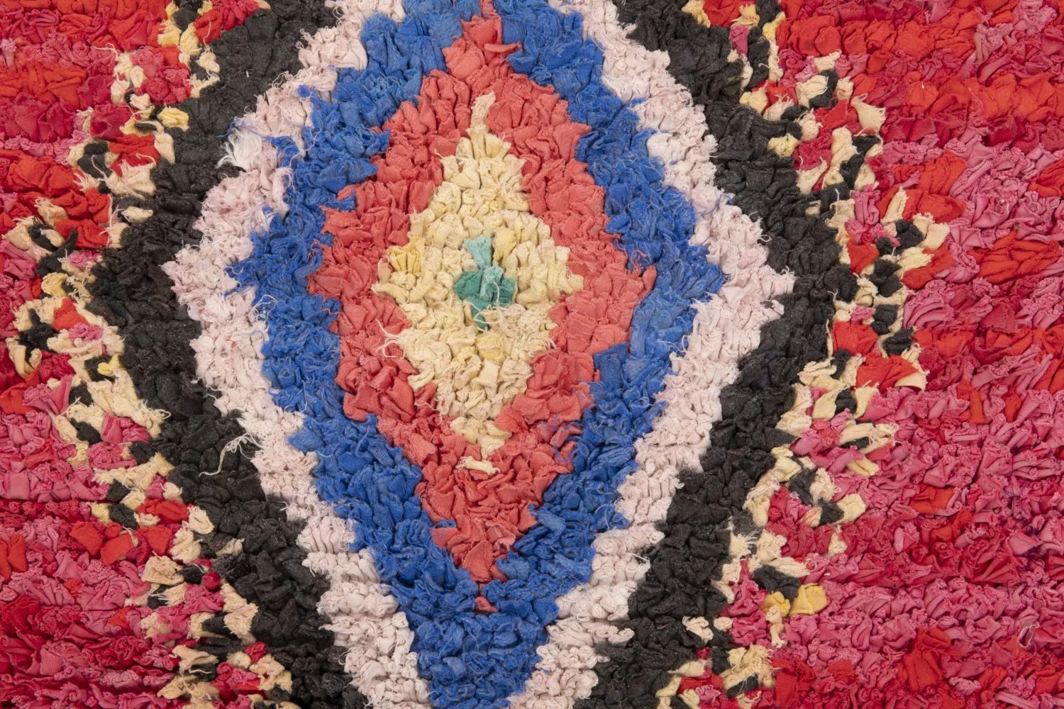 Marokkansk berber tæppe Boucherouite 225 x 165 cm