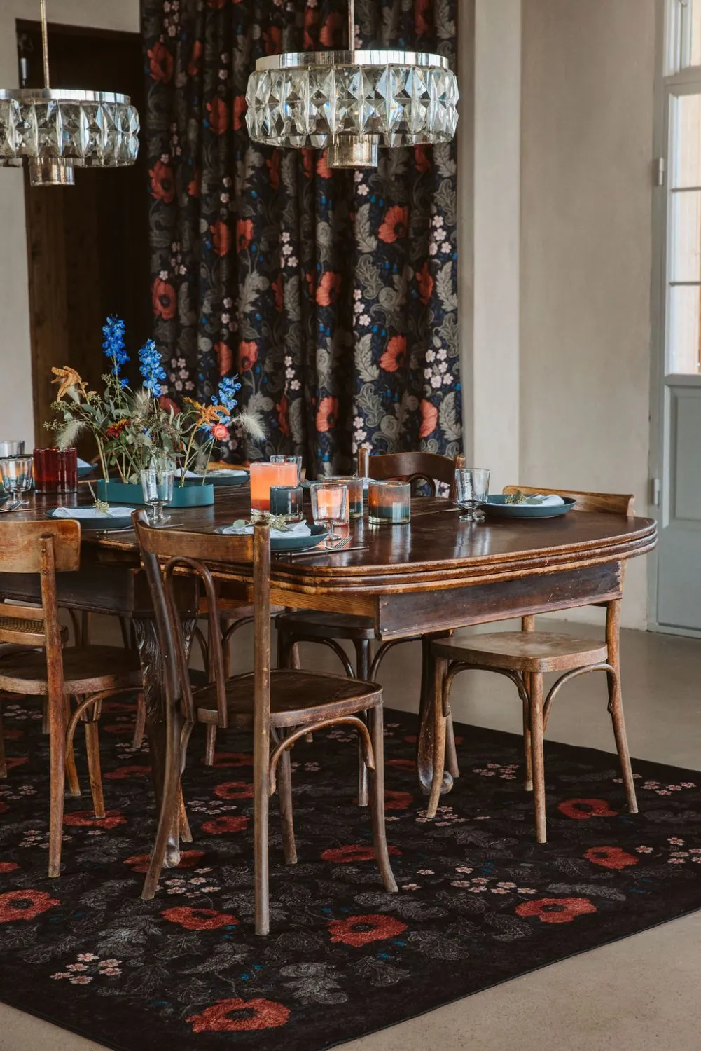 Wilton-tæppe - Poppy (sort)