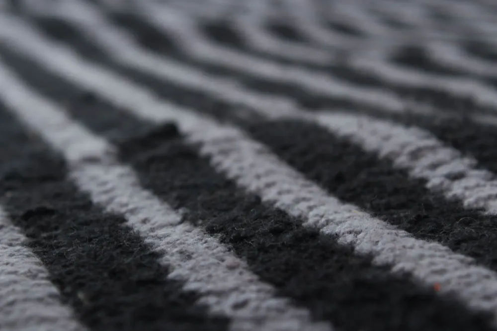 Kludetæppe - Eila (grå/sort-grå)