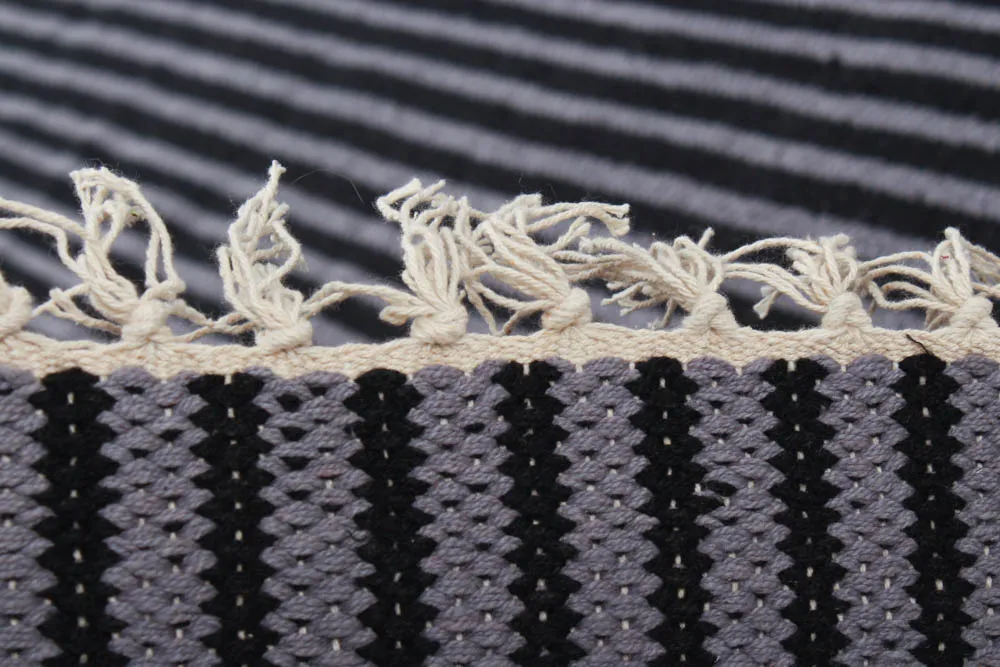 Kludetæppe - Eila (grå/sort-grå)