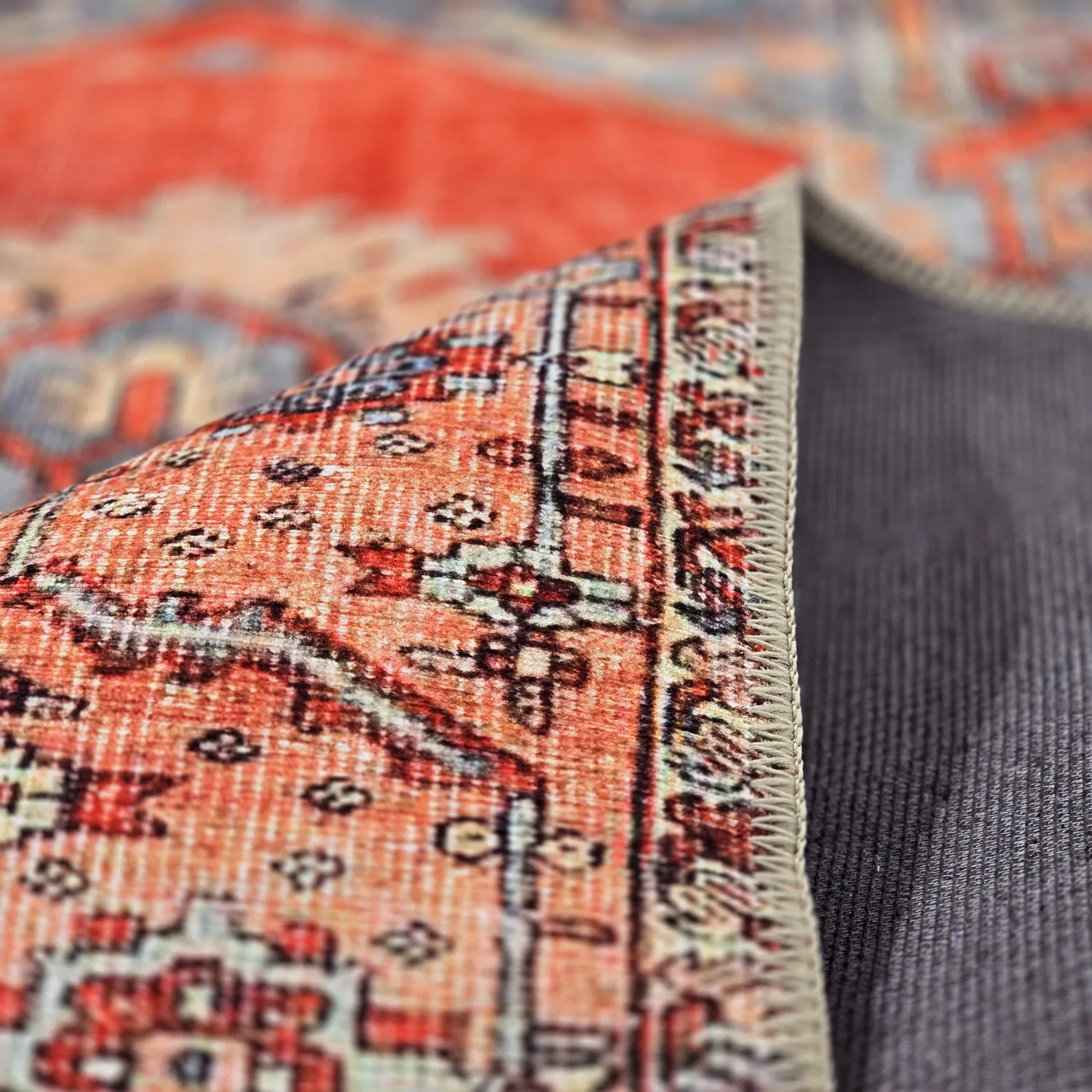 Fladvævet tæppe - Madevan (rød)