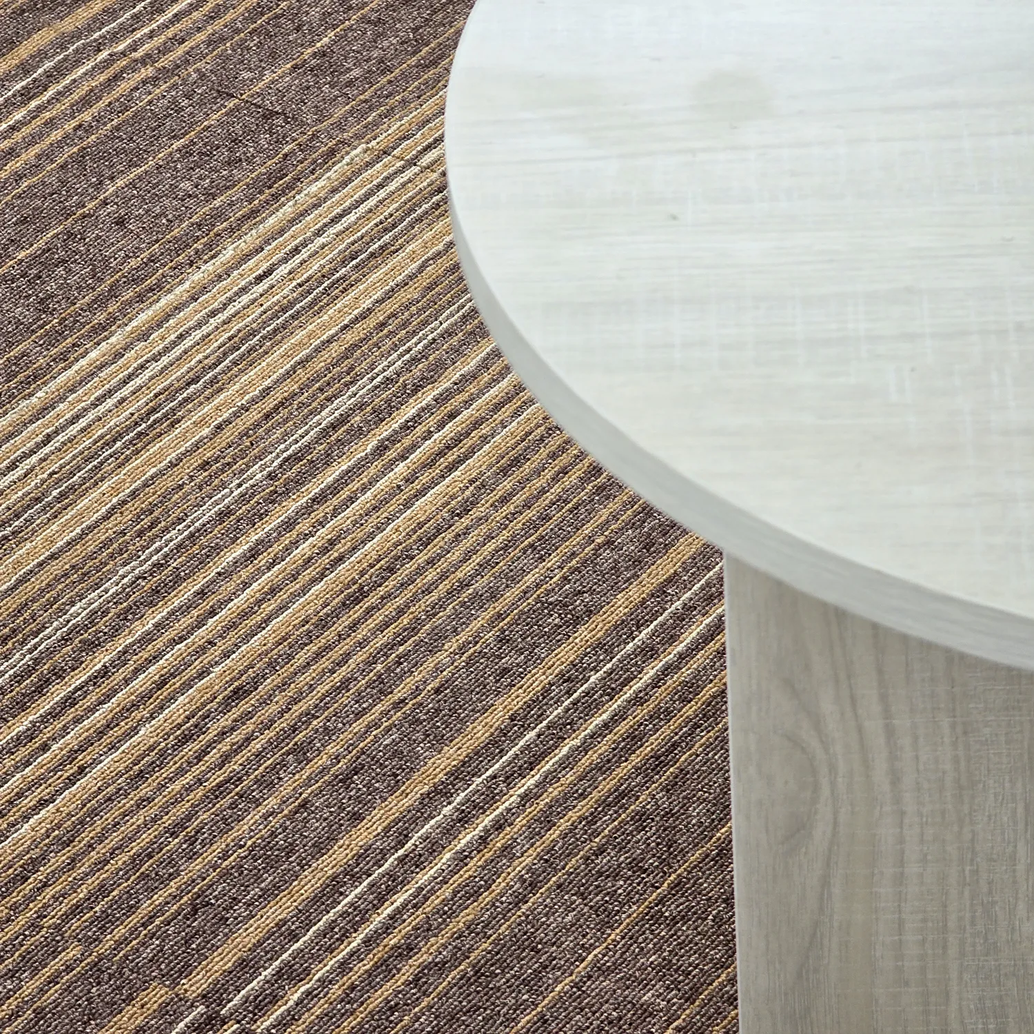 Væg-til-væg-tæppe - Almeria Tæppefliser 24 stk. (uregelmæssigt stribet brun)