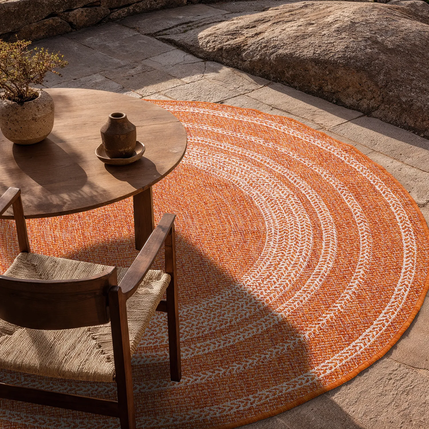 Rundt tæppe - Indoor/Outdoor Angus (rød)