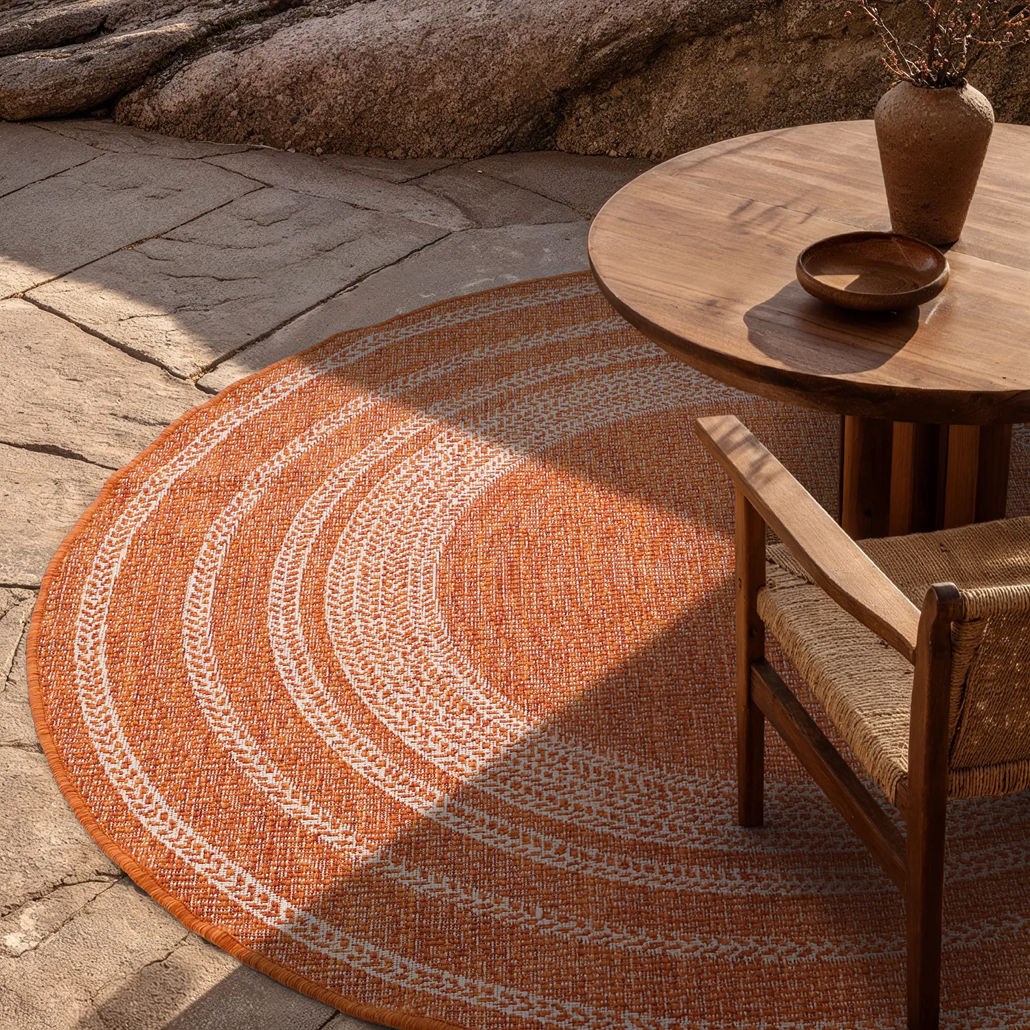 Rundt tæppe - Indoor/Outdoor Angus (rød)