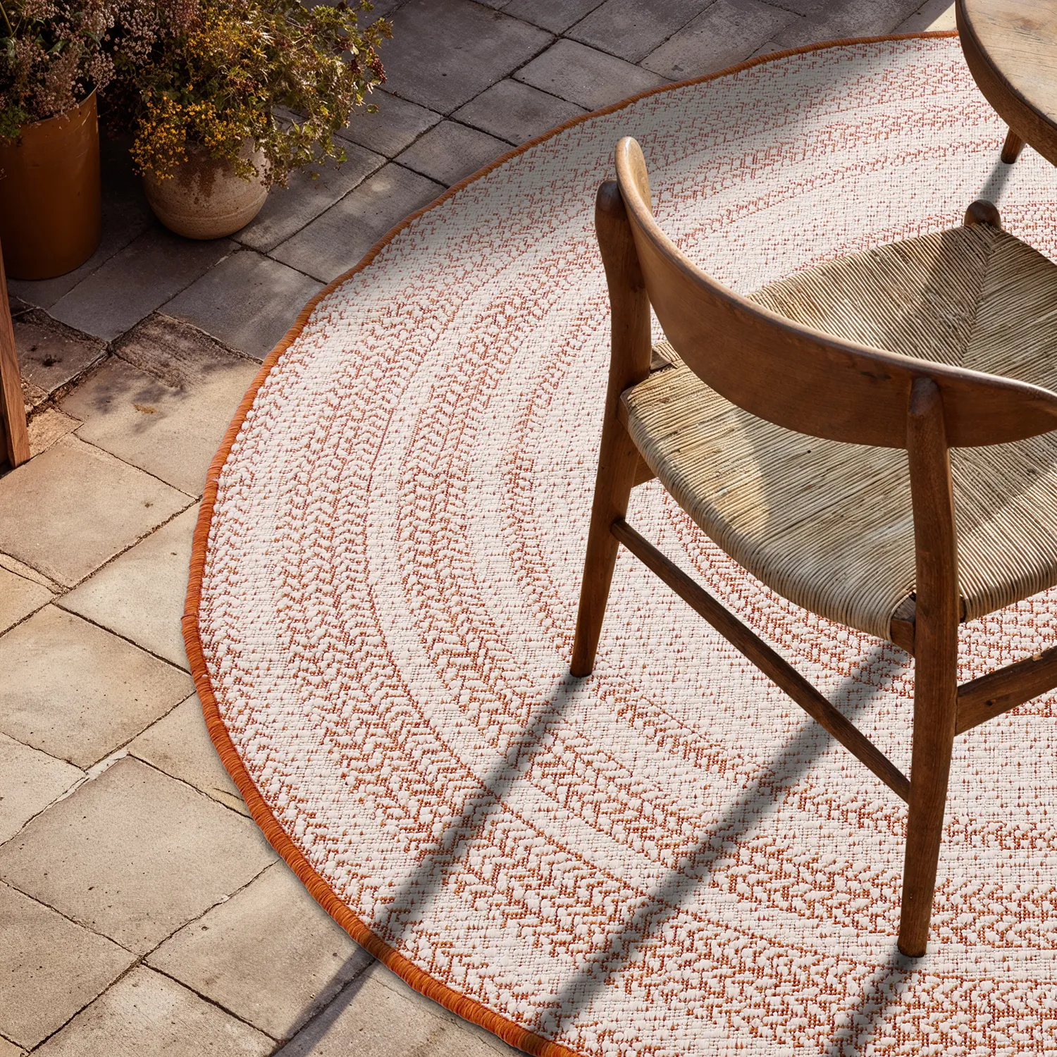 Rundt tæppe - Indoor/Outdoor Angus (rød)