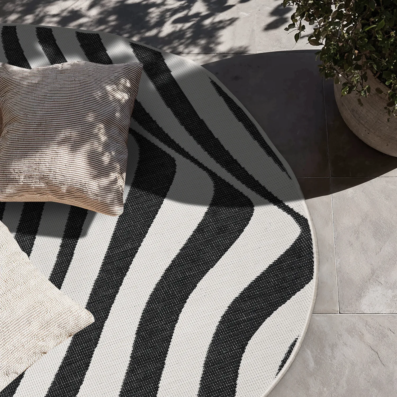 Tæpper til indendørs/udendørs brug - utomhusmatta - Remina (sort/hvid)