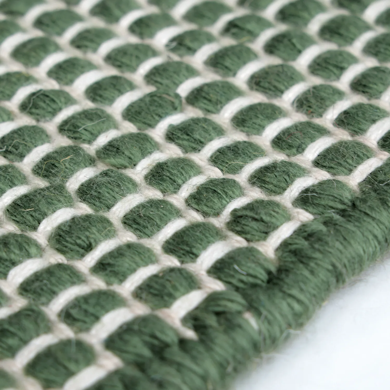 Tæpper til indendørs/udendørs brug - Coastal Wool Look (grøn/hvid)