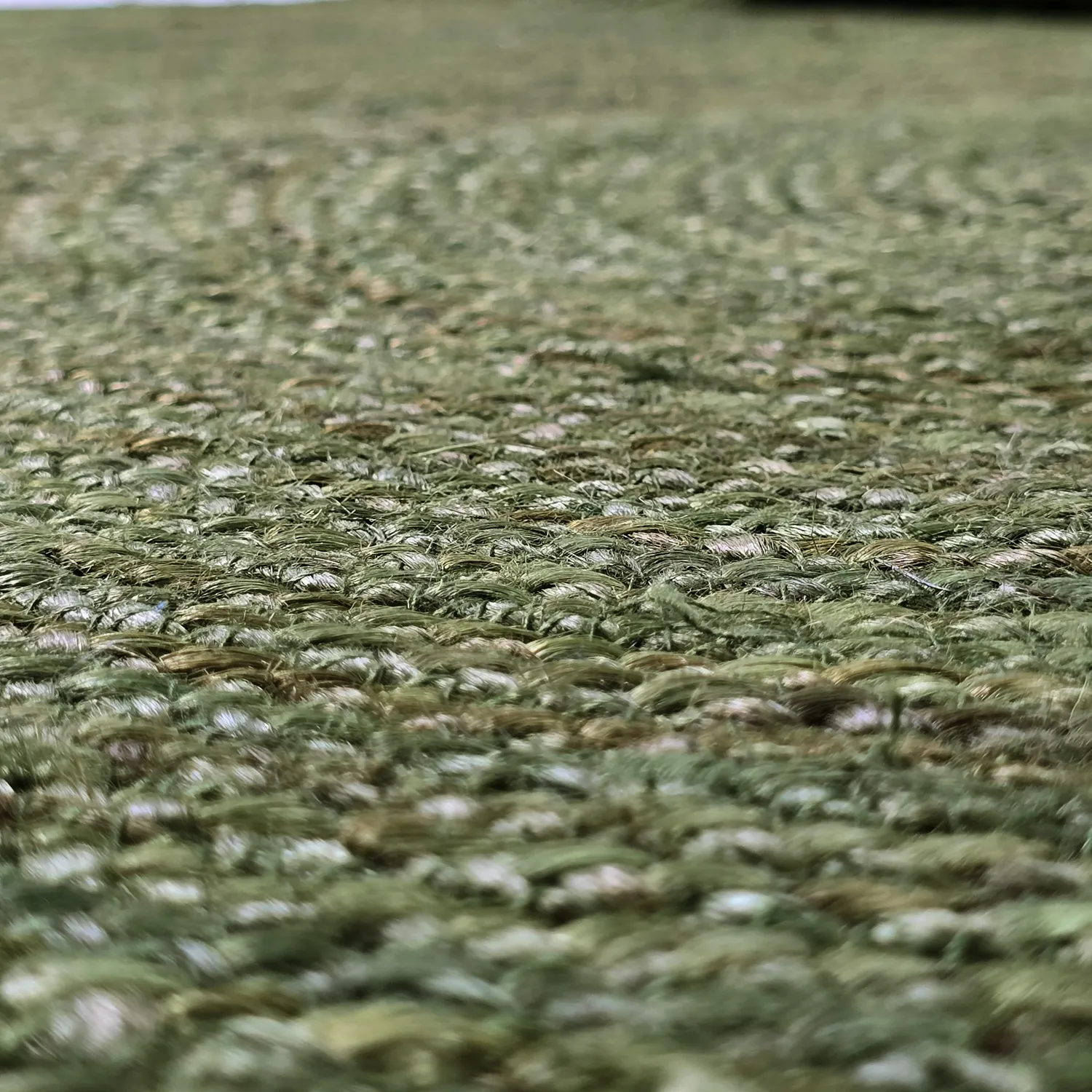 Rund jutetæppe - Amasia (militærgrøn)