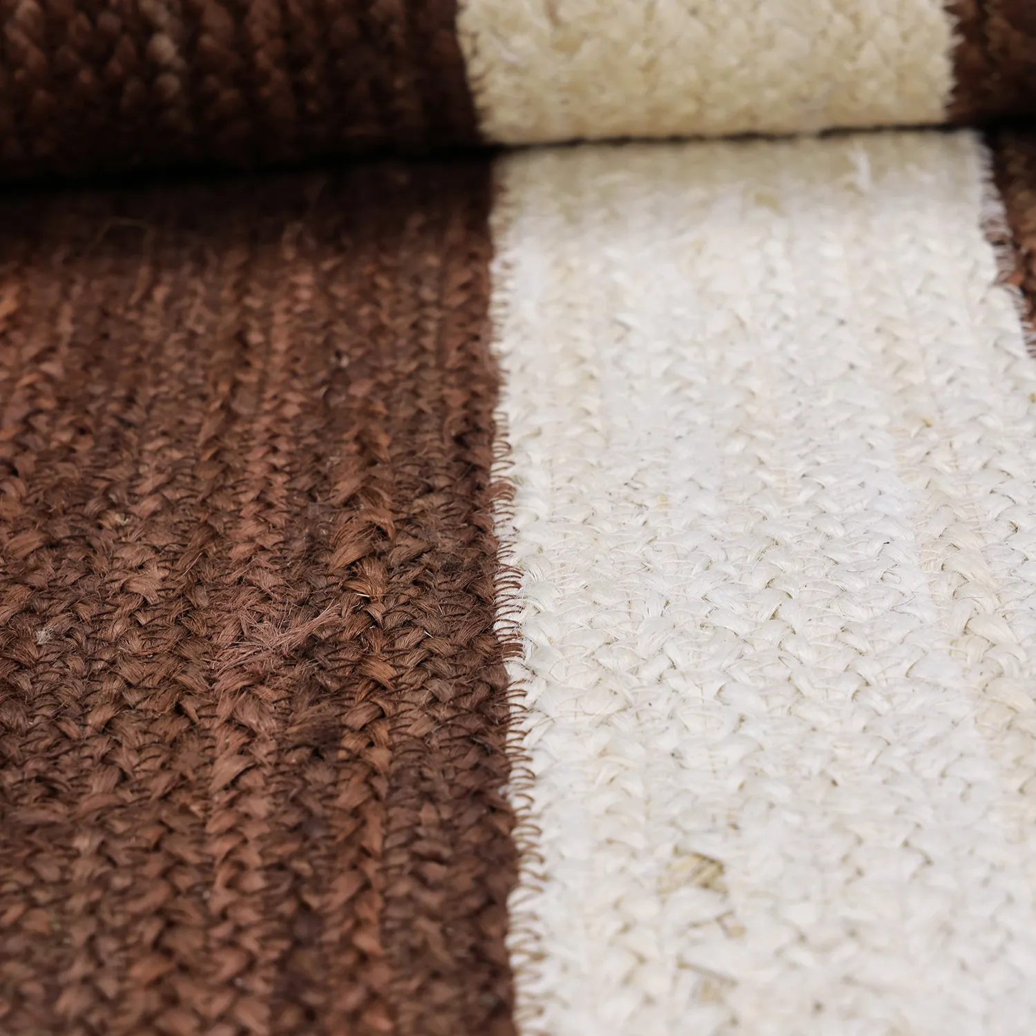 Jutetæppe - Senaki (brun/hvid)