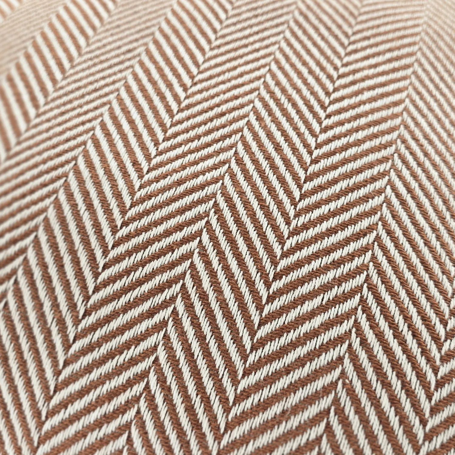 Pudebetræk - Denisa Fishbone (brun/hvid)