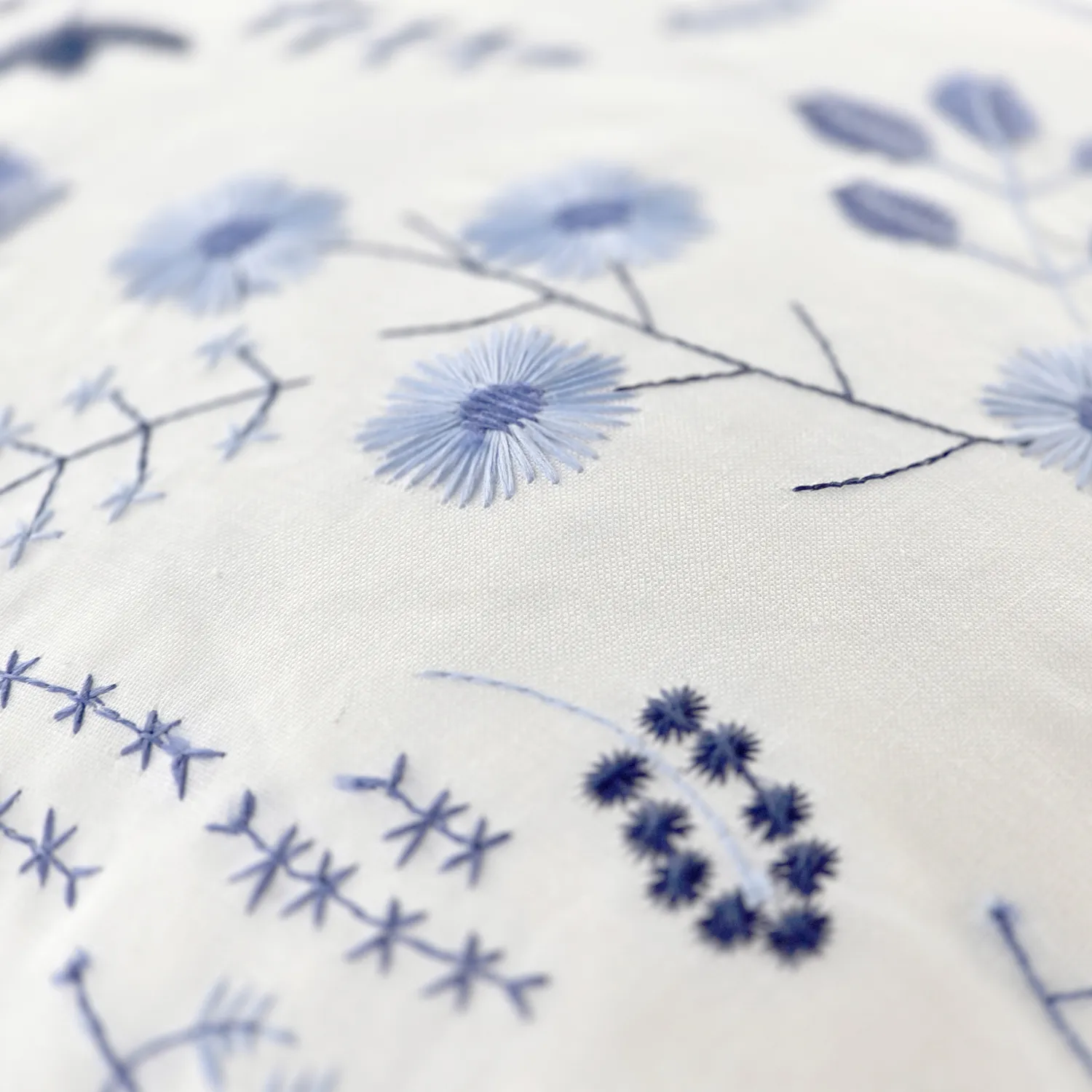 Pudebetræk - Stavanger Embroidered Cushion Cover (multi)