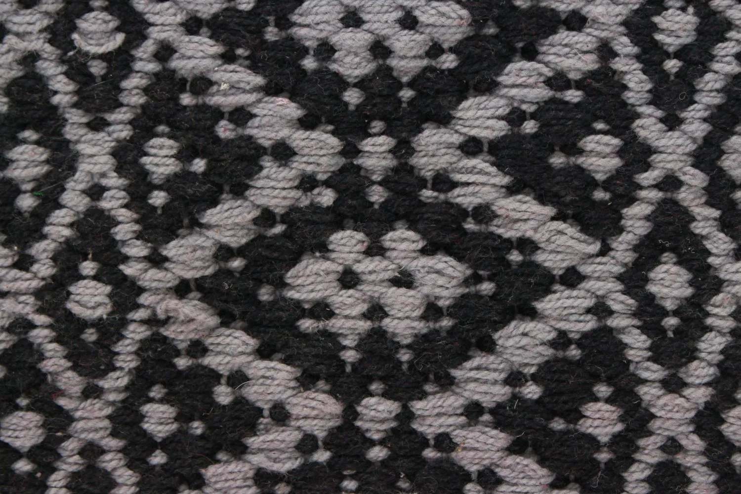 Kludetæppe - Lykke (grå/sort-grå)