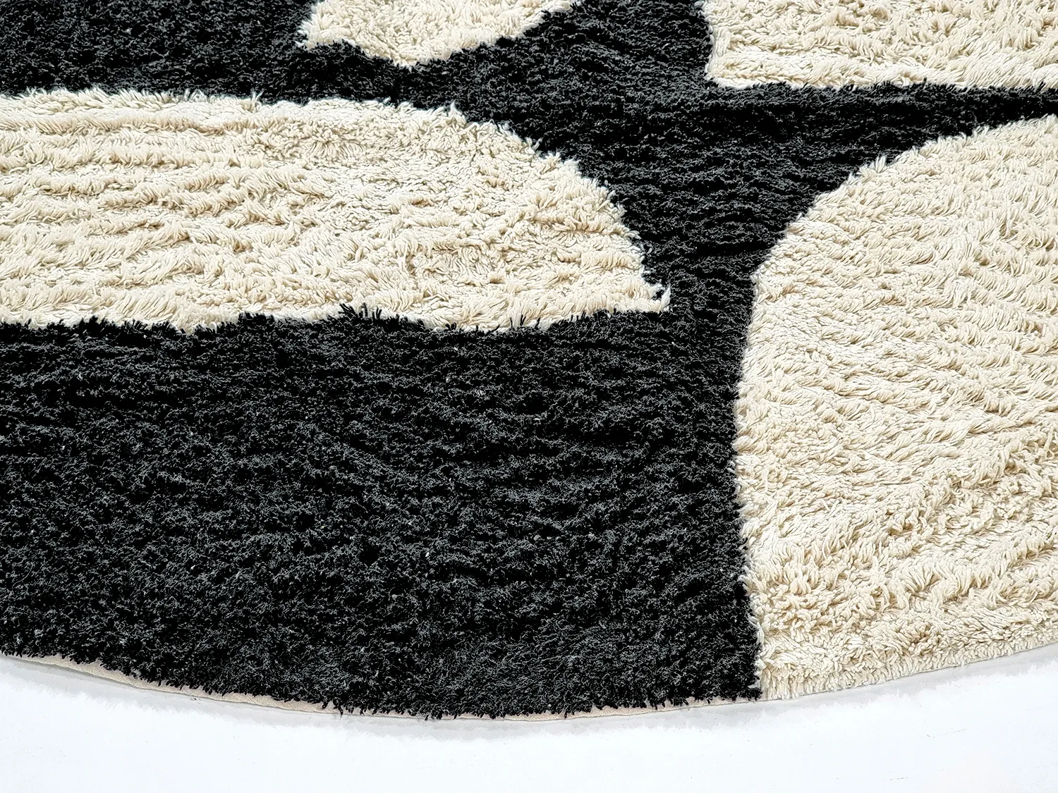 Runde tæpper - Siberia Natural Cotton Shaggy (offwhite/sort)