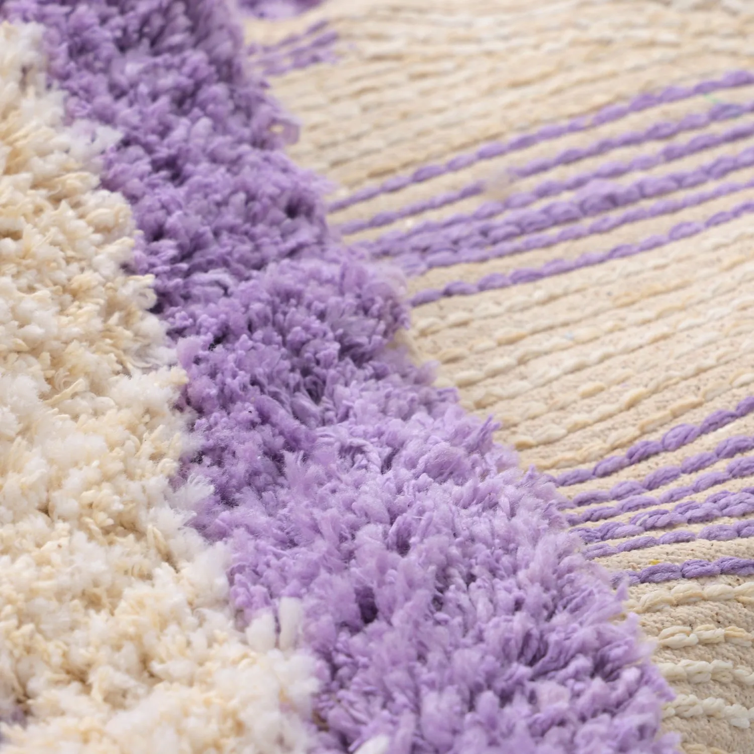 Rundt tæppe - Thira Stripe Cotton Shaggy (fløde/lys lilla)