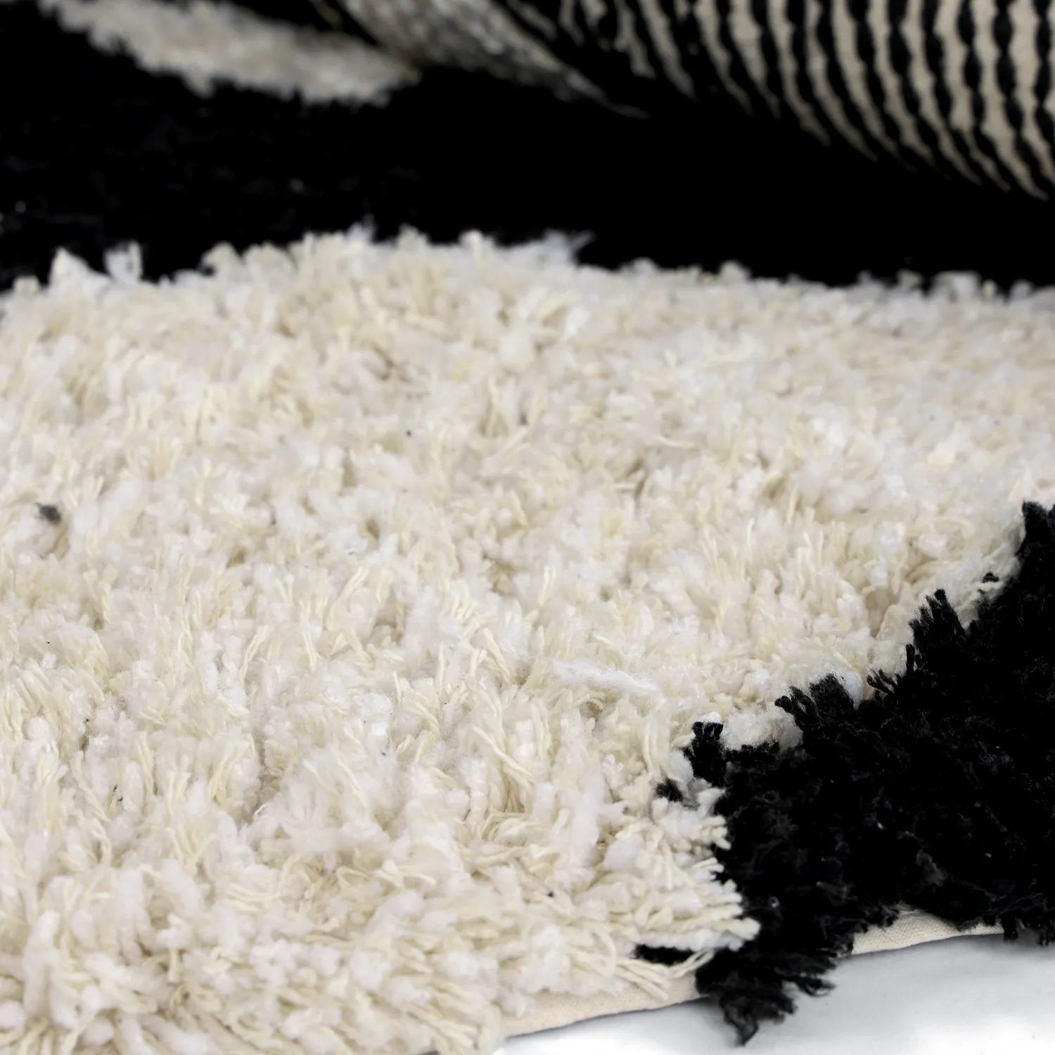 Rundt tæppe - Marvao Natural Cotton Shaggy (offwhite/sort)