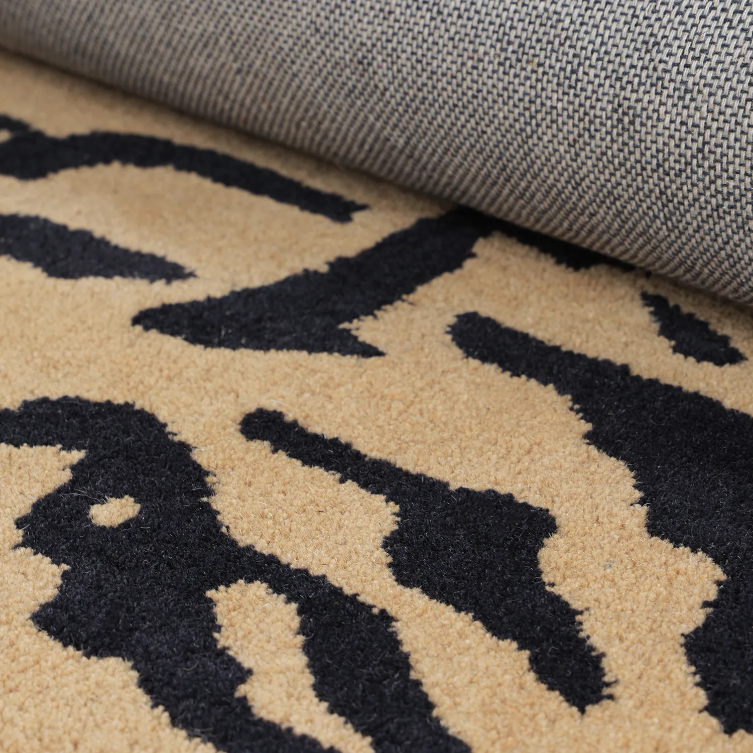 Ryatæpper - Zebra Tufted Wool Premium (beige/sort)