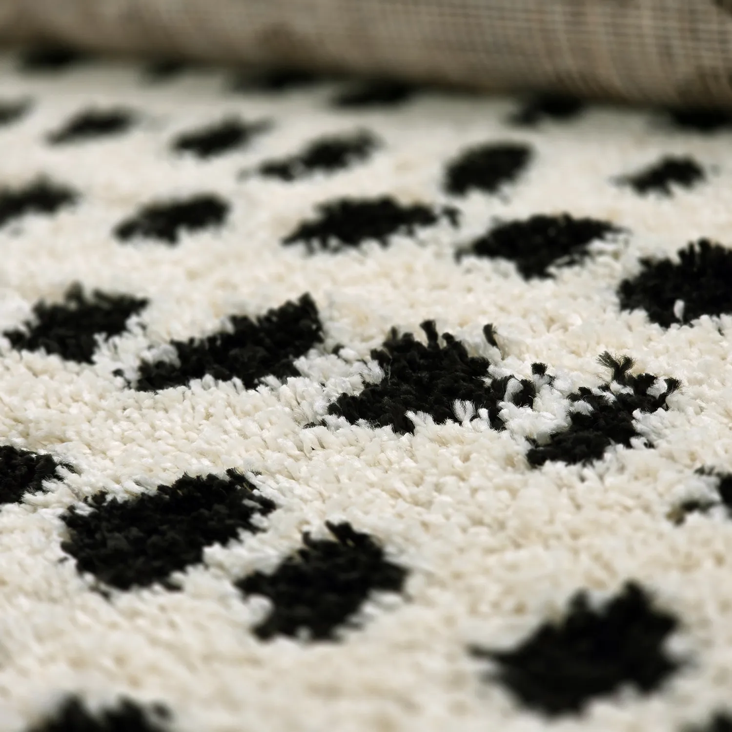Ryatæpper - Dotty (sort/hvid)