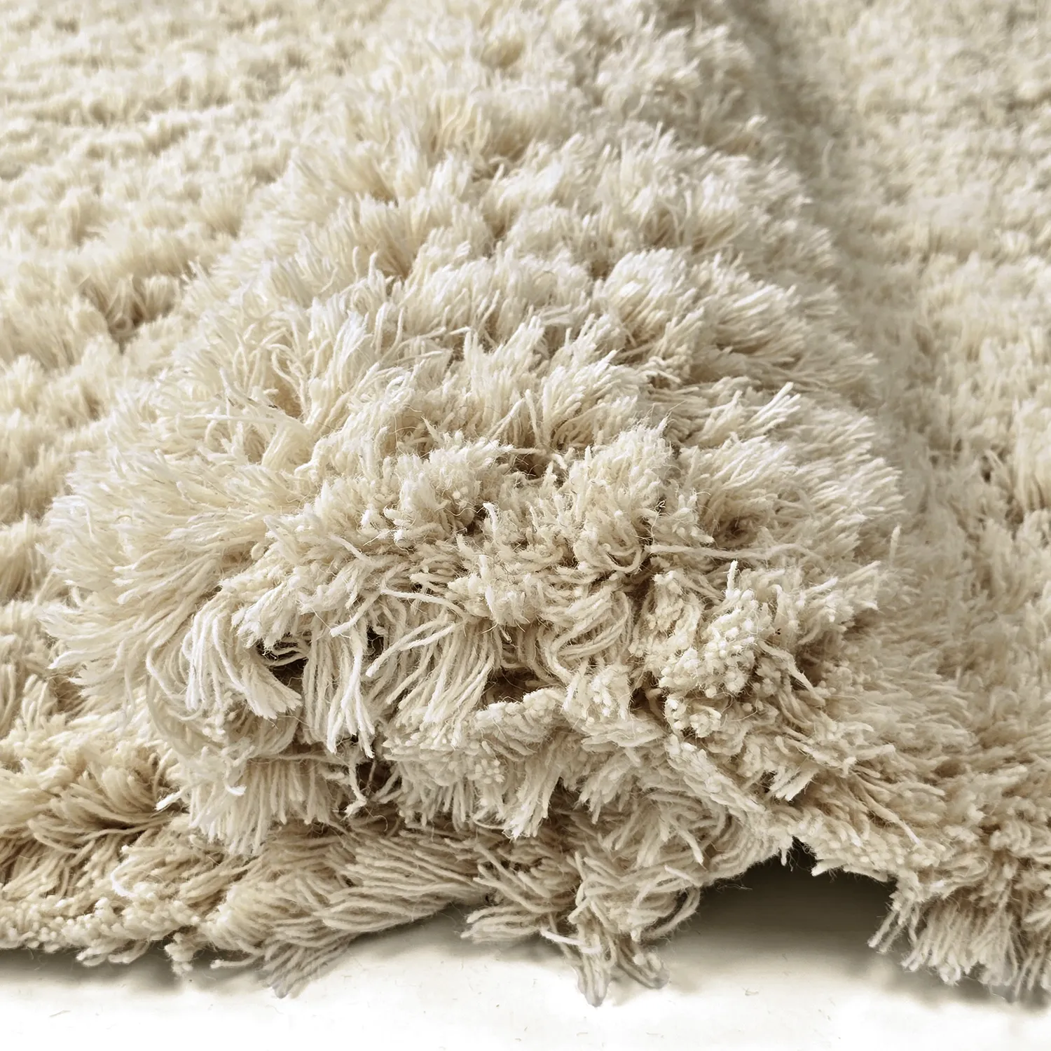 Ryatæpper - Fassale Hand Woven Wool Shaggy (fløde)
