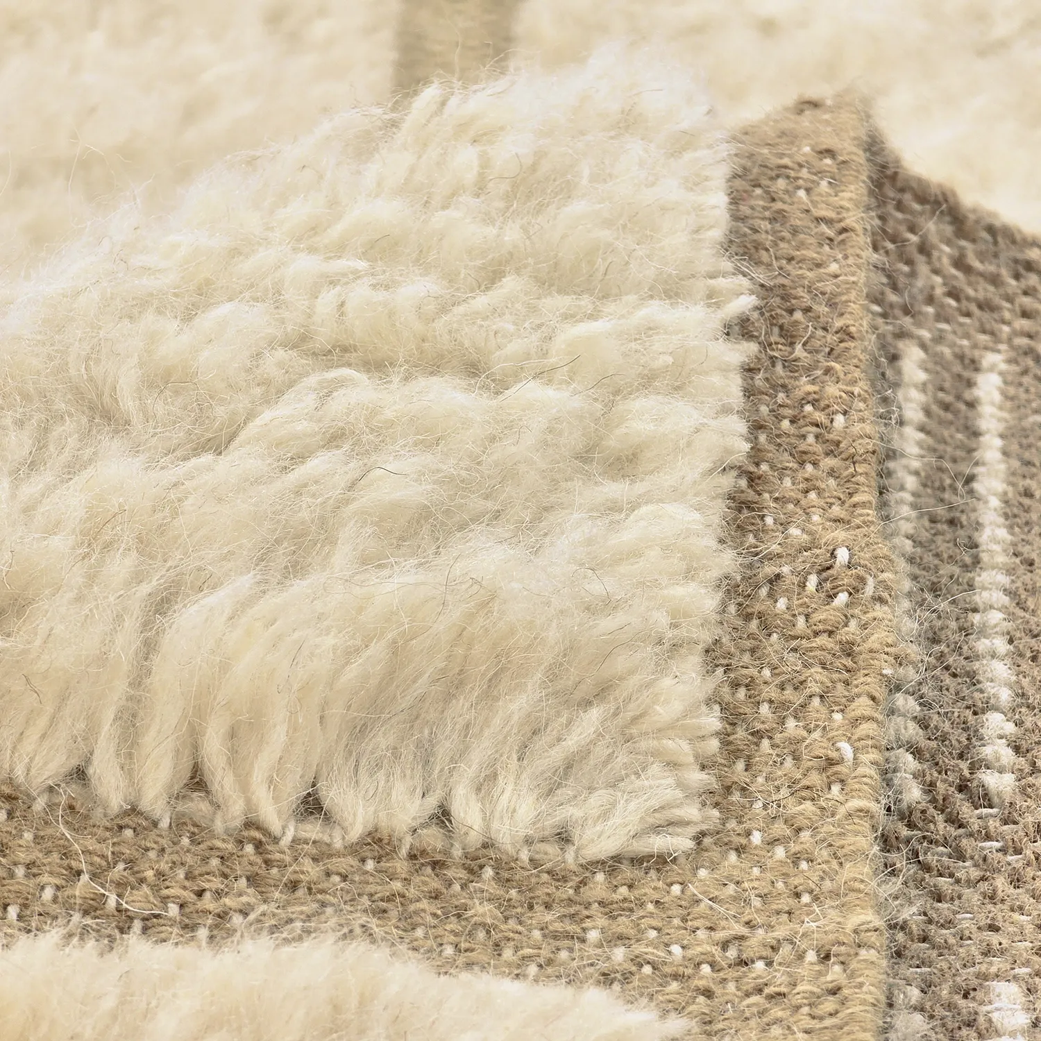 Ryatæpper - Leknes Hand Woven Wool Shaggy (fløde)