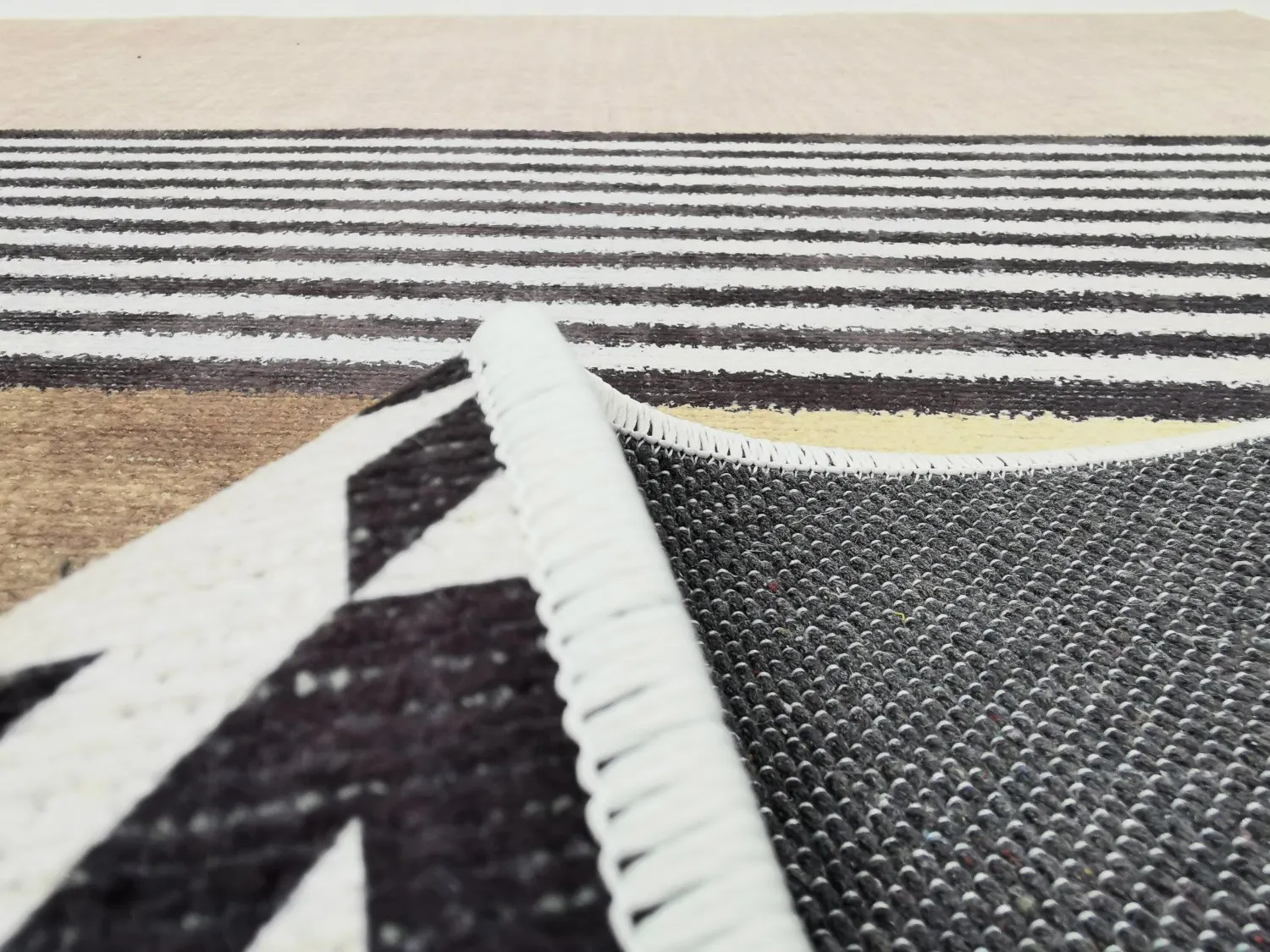 Wilton-tæppe - Esme (brun/multi)