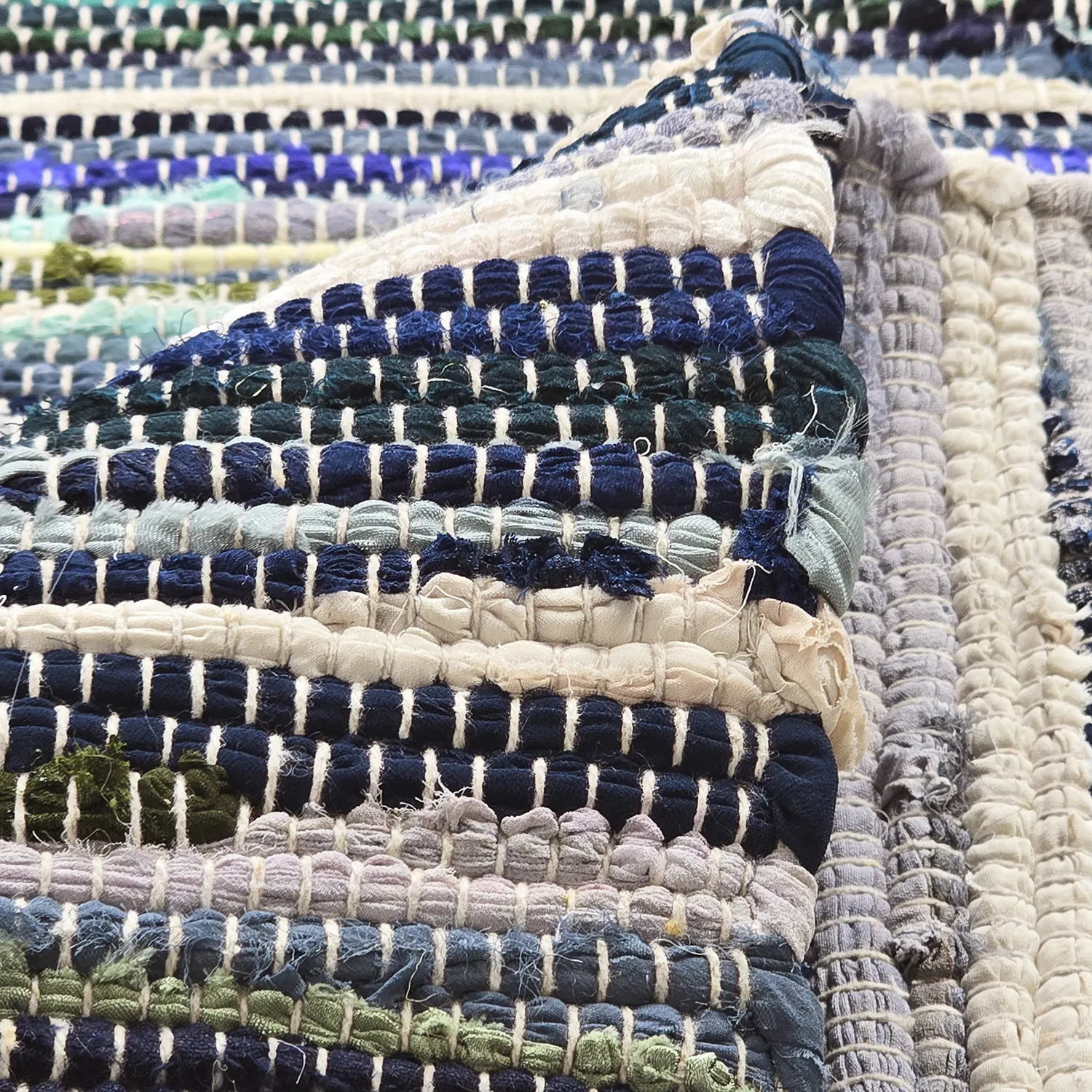 Kludetæppe - Home (blå/multi)