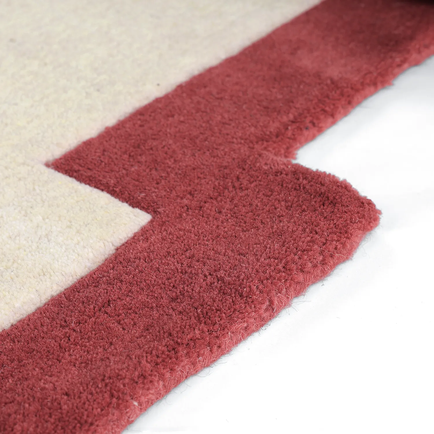 Uldtæppe - Agra Hand Tufted Wool Premium (creme/rød)