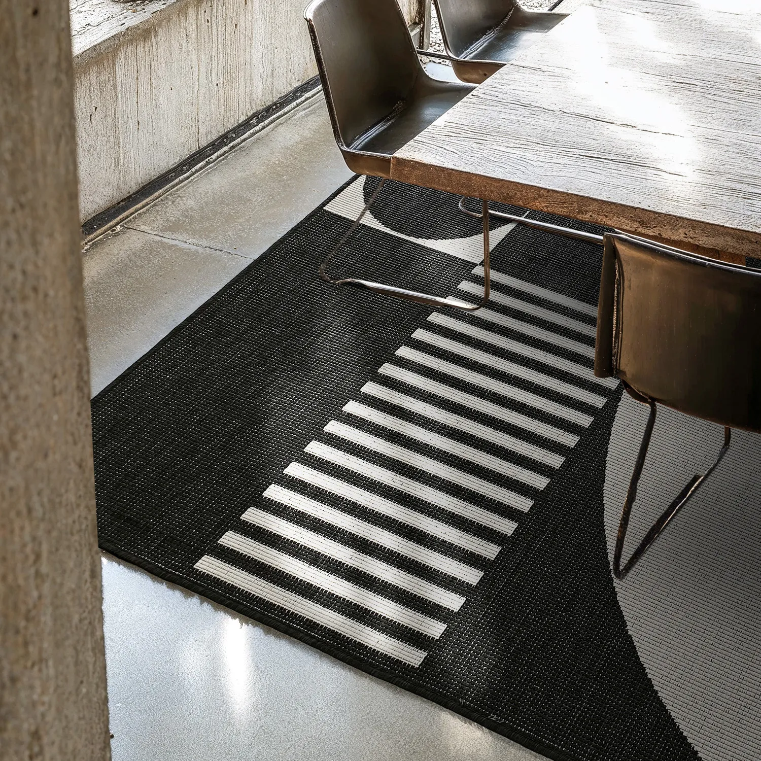 Tæpper til indendørs/udendørs brug - Aurora (sort/hvid)