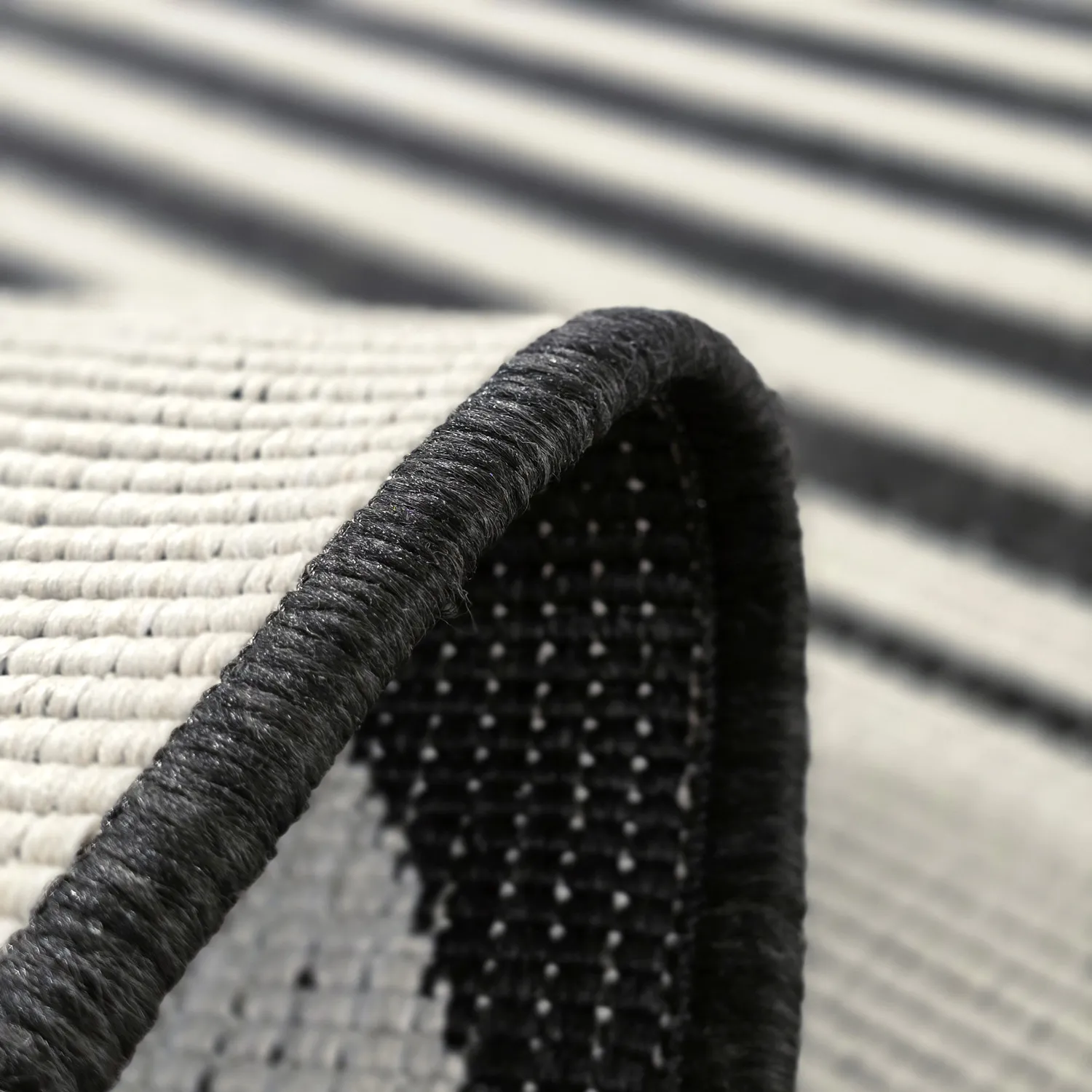 Tæpper til indendørs/udendørs brug - Aurora (sort/hvid)