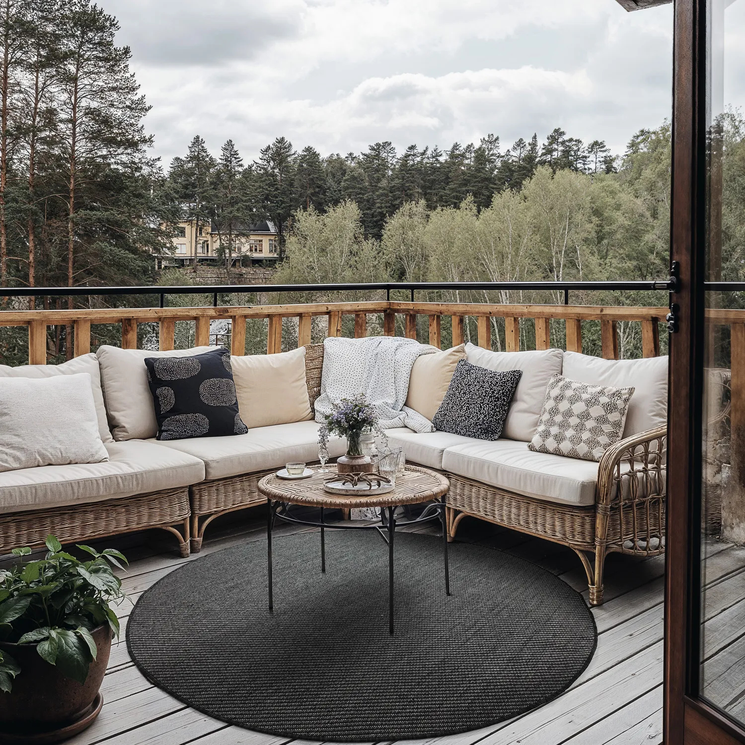 Rundt tæppe - Indoor/Outdoor Bennett (sort)