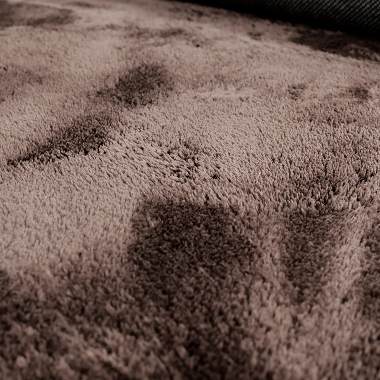 Rundt Bølget Tæppe - Aranga Super Soft Fur (mørkebrun)