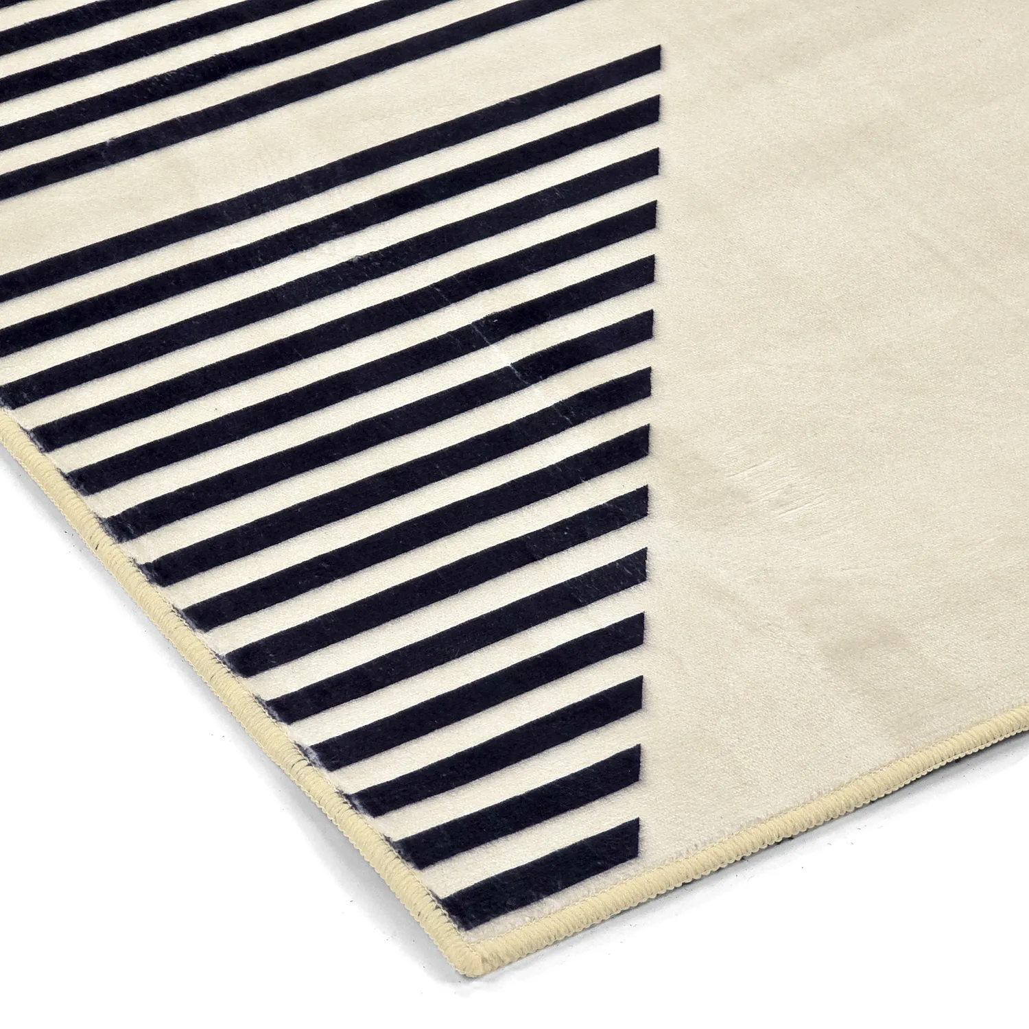 Wilton-tæppe - Pucon (sort/creme)