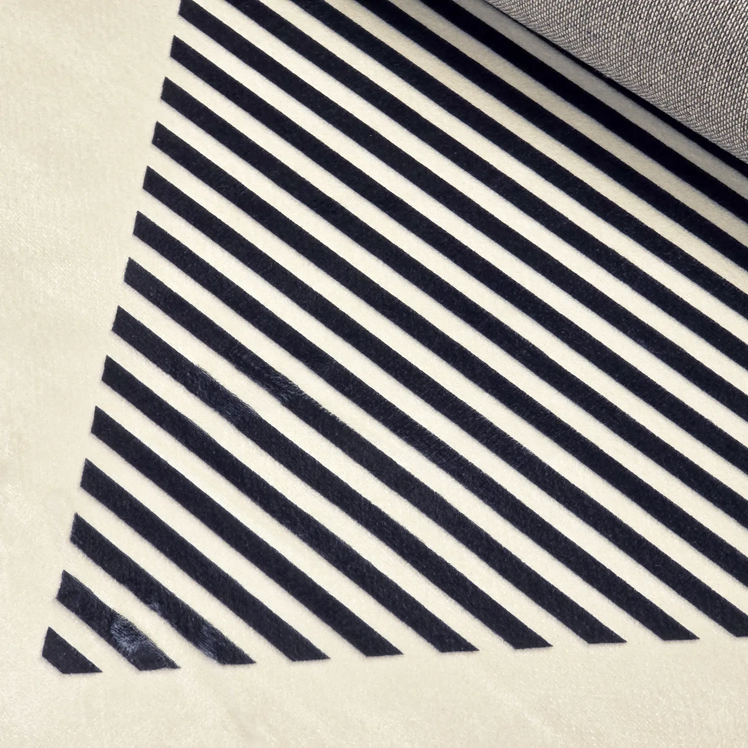 Wilton-tæppe - Pucon (sort/creme)