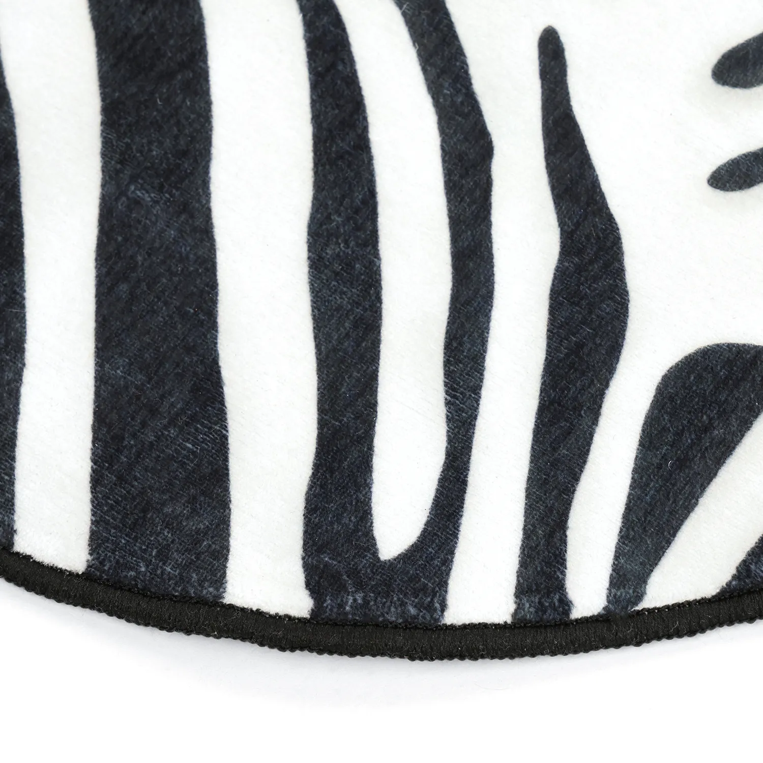Bølget Wilton tæppe - Zebra (sort/hvid)